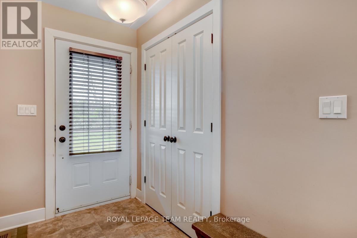 












831 BOLTON ROAD

,
North Grenville,




Ontario
K0G1N0

