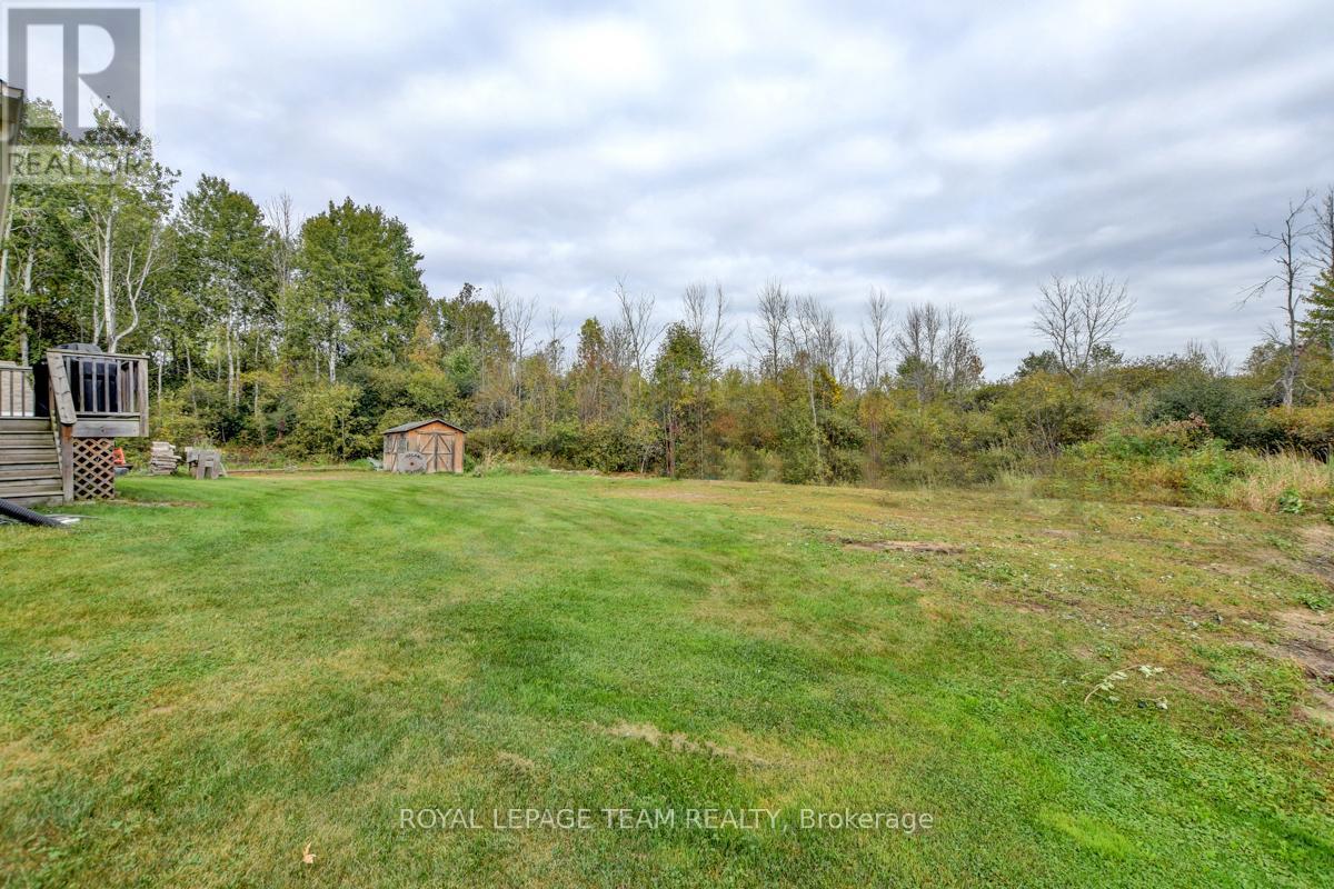 












831 BOLTON ROAD

,
North Grenville,




Ontario
K0G1N0

