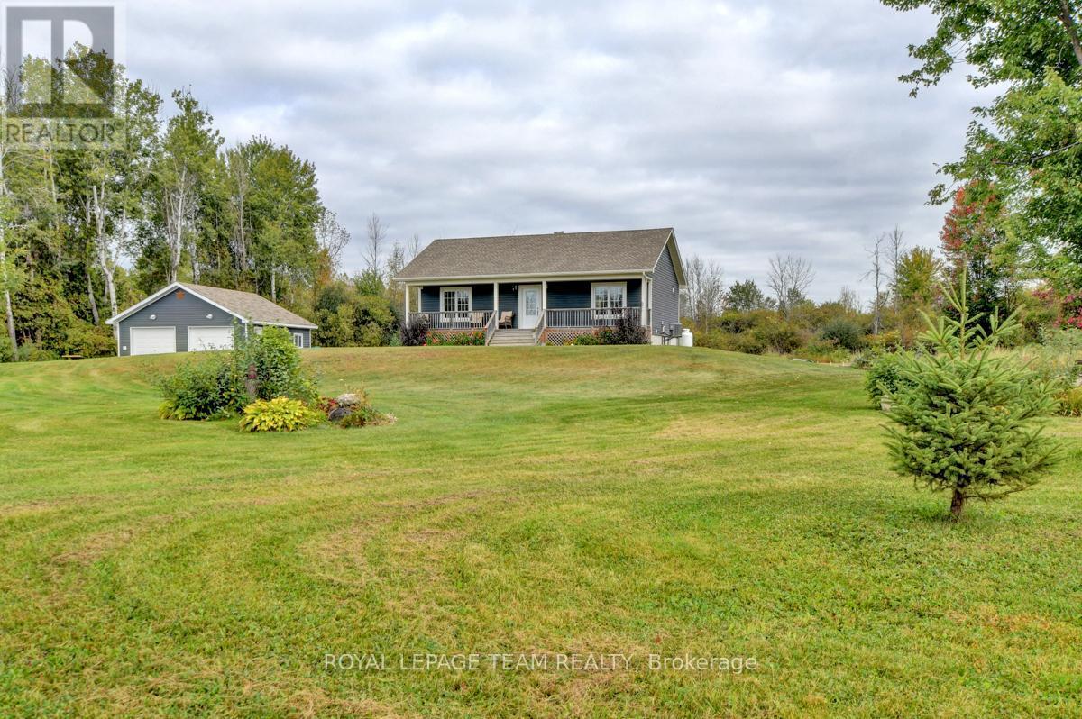 












831 BOLTON ROAD

,
North Grenville,




Ontario
K0G1N0

