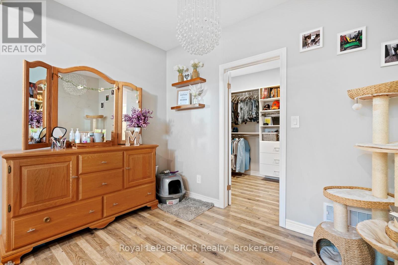 












302769 DOUGLAS STREET

,
West Grey,




Ontario
N0G1R0

