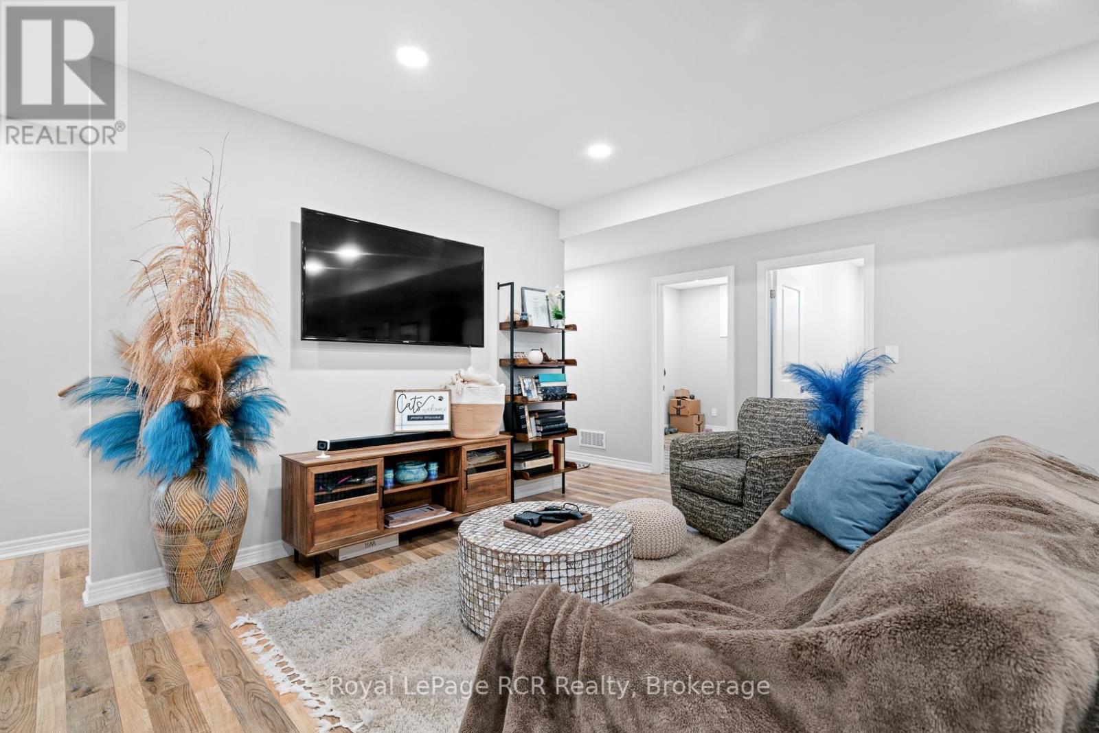 












302769 DOUGLAS STREET

,
West Grey,




Ontario
N0G1R0

