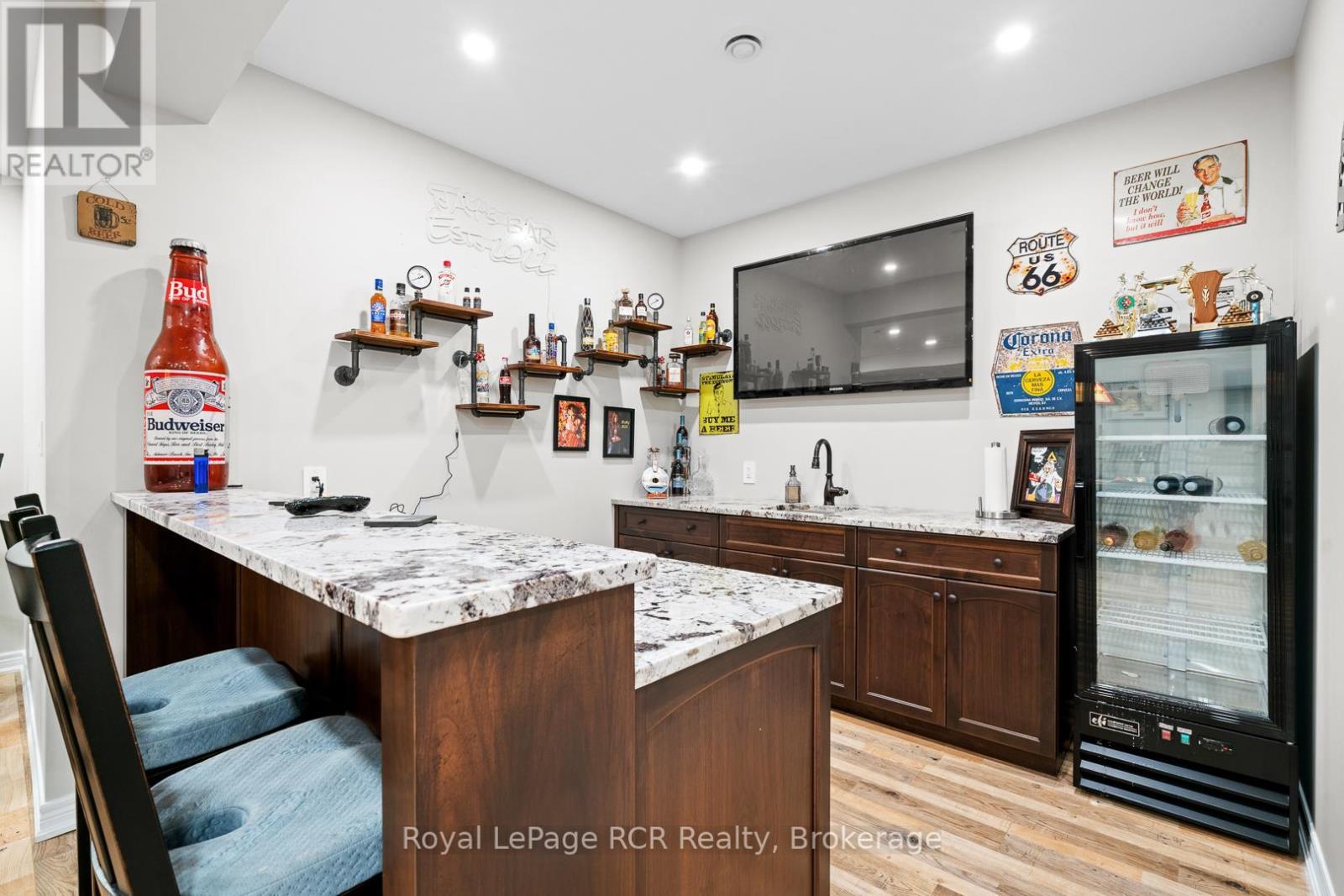 












302769 DOUGLAS STREET

,
West Grey,




Ontario
N0G1R0

