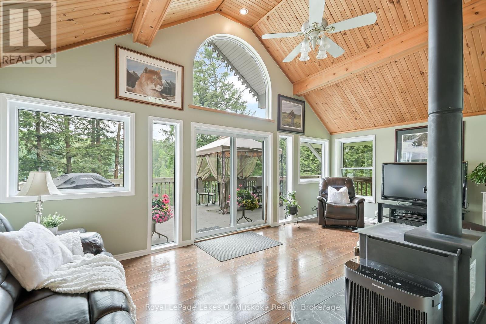 












1019 LAKESHORE DRIVE N

,
Bracebridge (Oakley),




Ontario
P1L1X3


