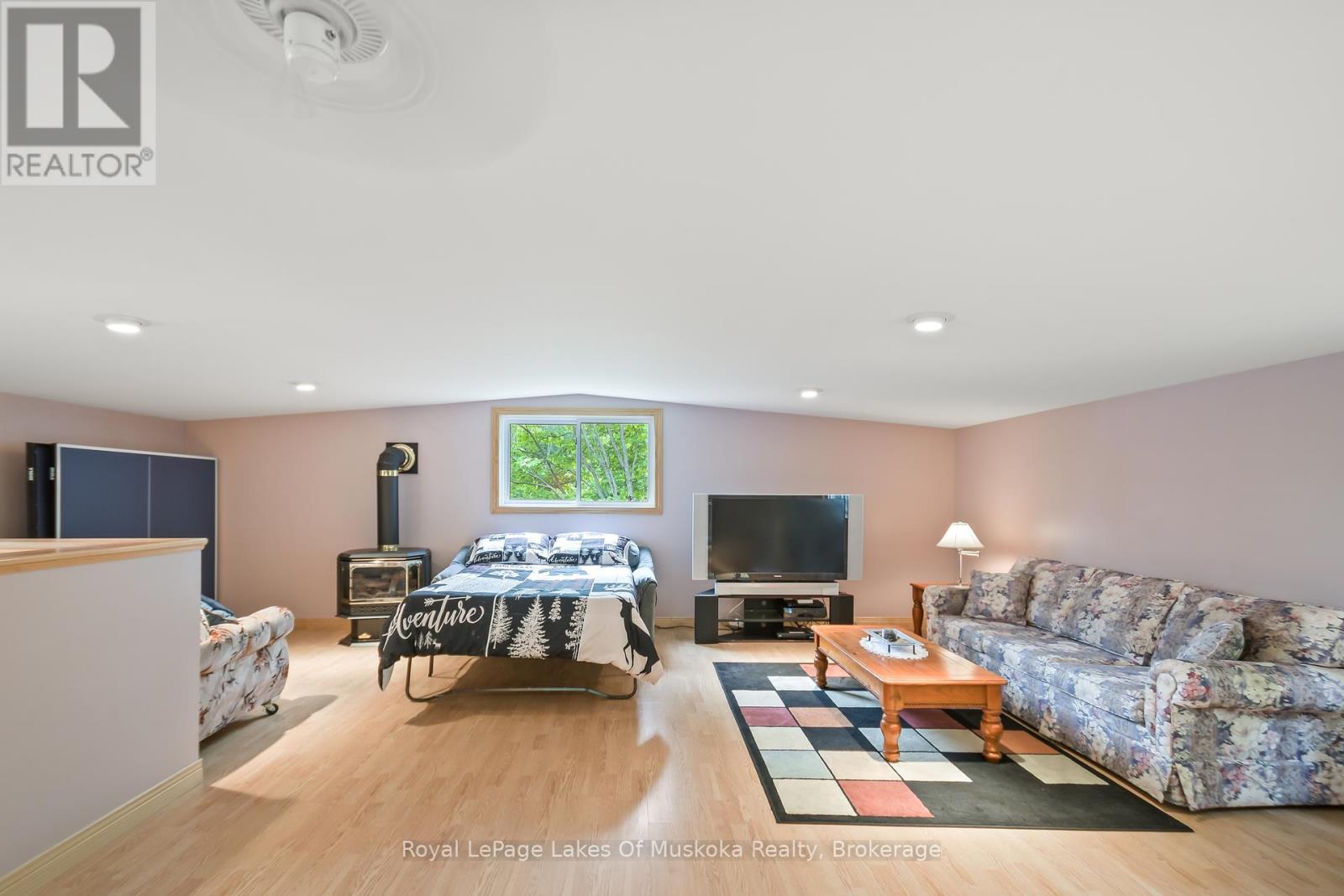 












1019 LAKESHORE DRIVE N

,
Bracebridge (Oakley),




Ontario
P1L1X3

