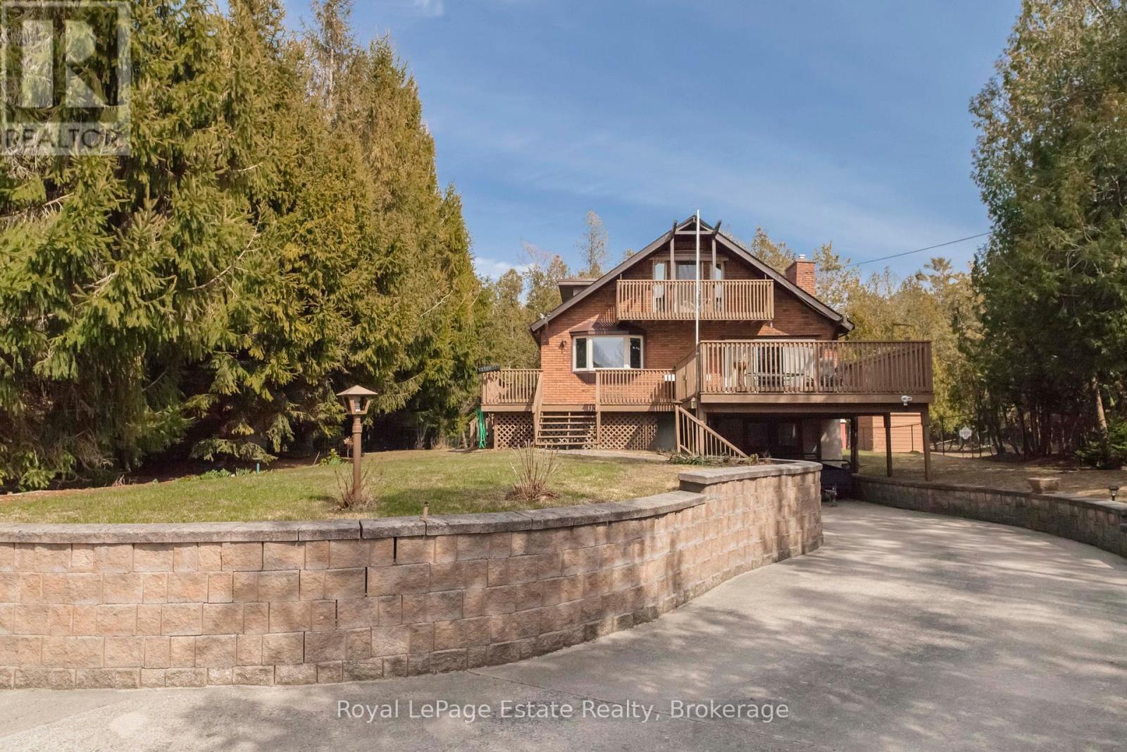 












325 SECOND AVENUE N

,
South Bruce Peninsula,




Ontario
N0H2G0

