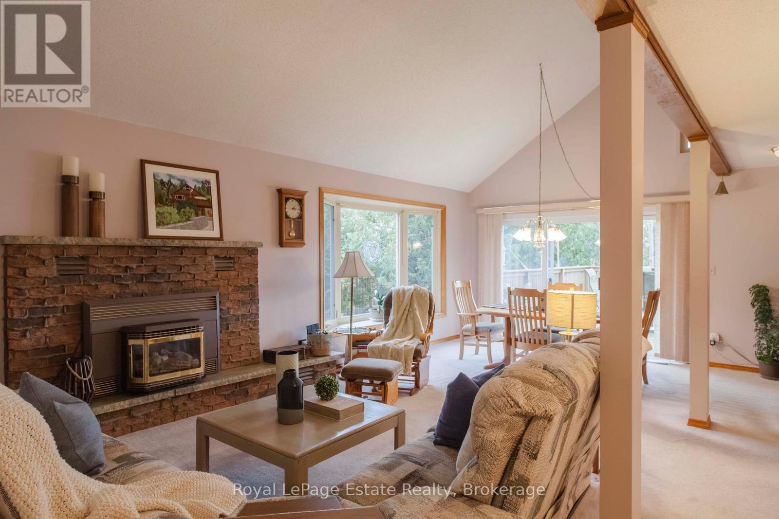 












325 SECOND AVENUE N

,
South Bruce Peninsula,




Ontario
N0H2G0

