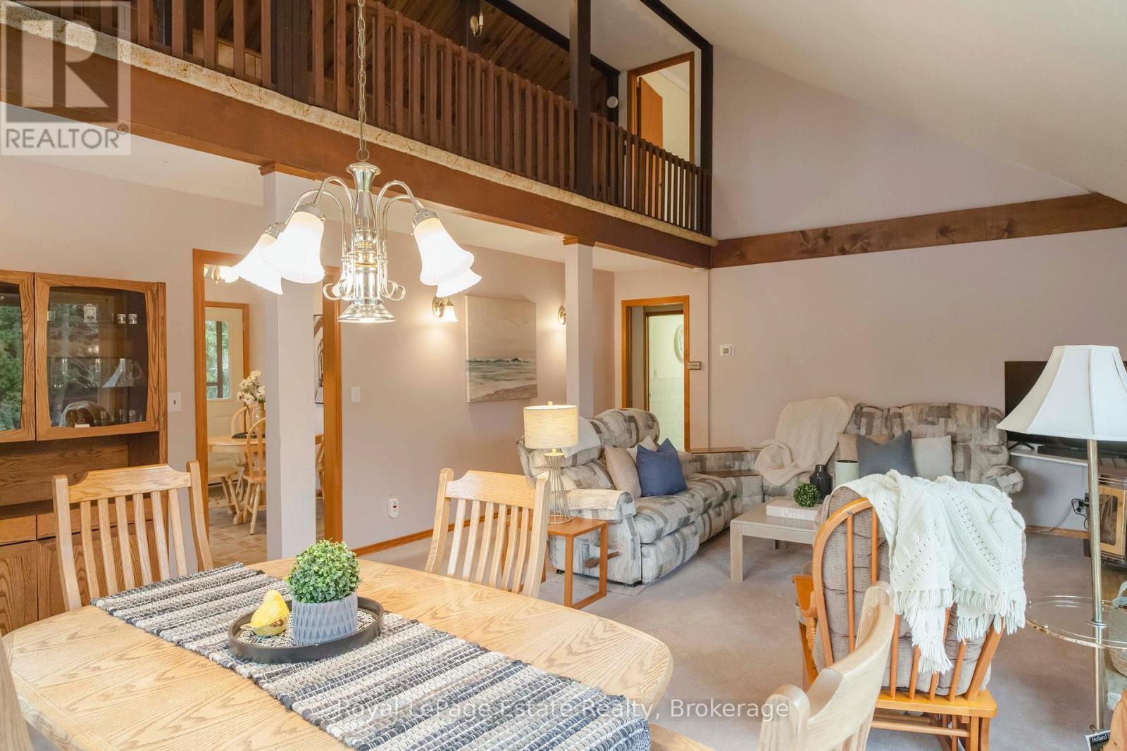 












325 SECOND AVENUE N

,
South Bruce Peninsula,




Ontario
N0H2G0

