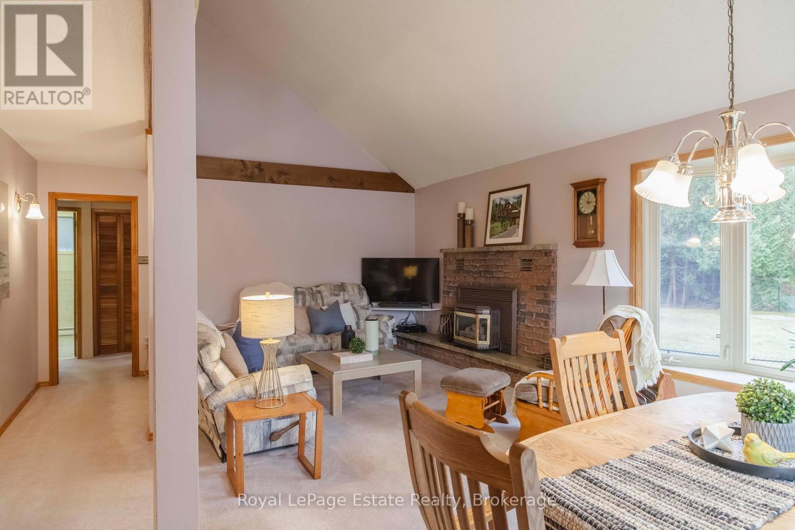 












325 SECOND AVENUE N

,
South Bruce Peninsula,




Ontario
N0H2G0

