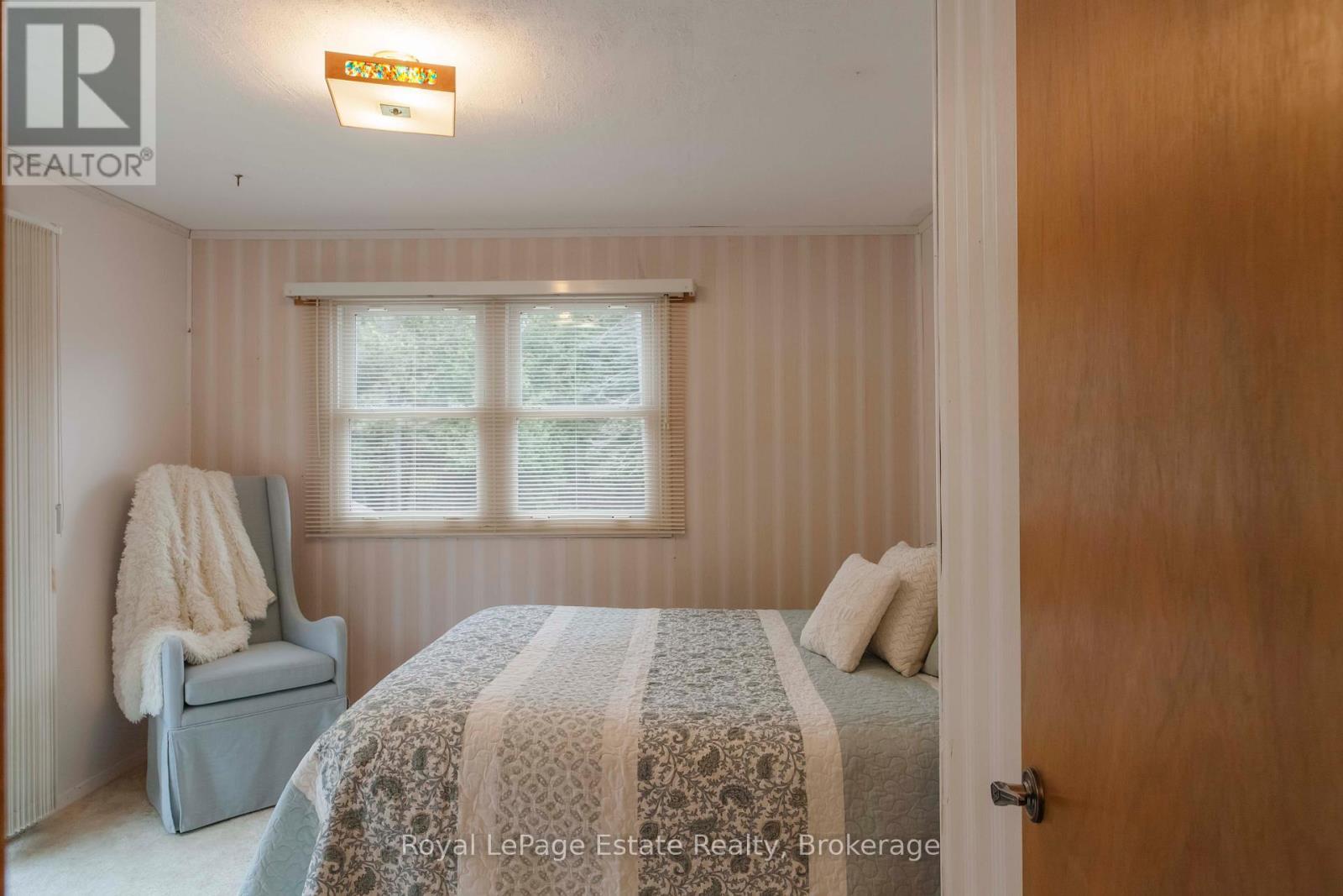 












325 SECOND AVENUE N

,
South Bruce Peninsula,




Ontario
N0H2G0

