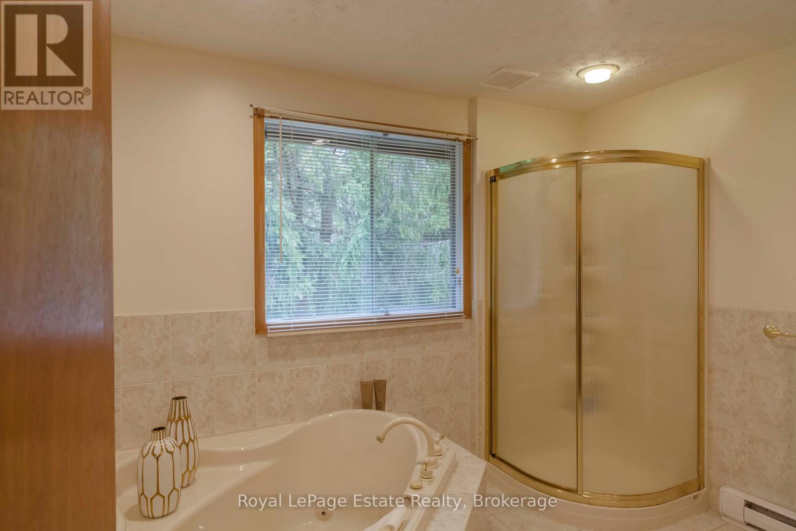 












325 SECOND AVENUE N

,
South Bruce Peninsula,




Ontario
N0H2G0


