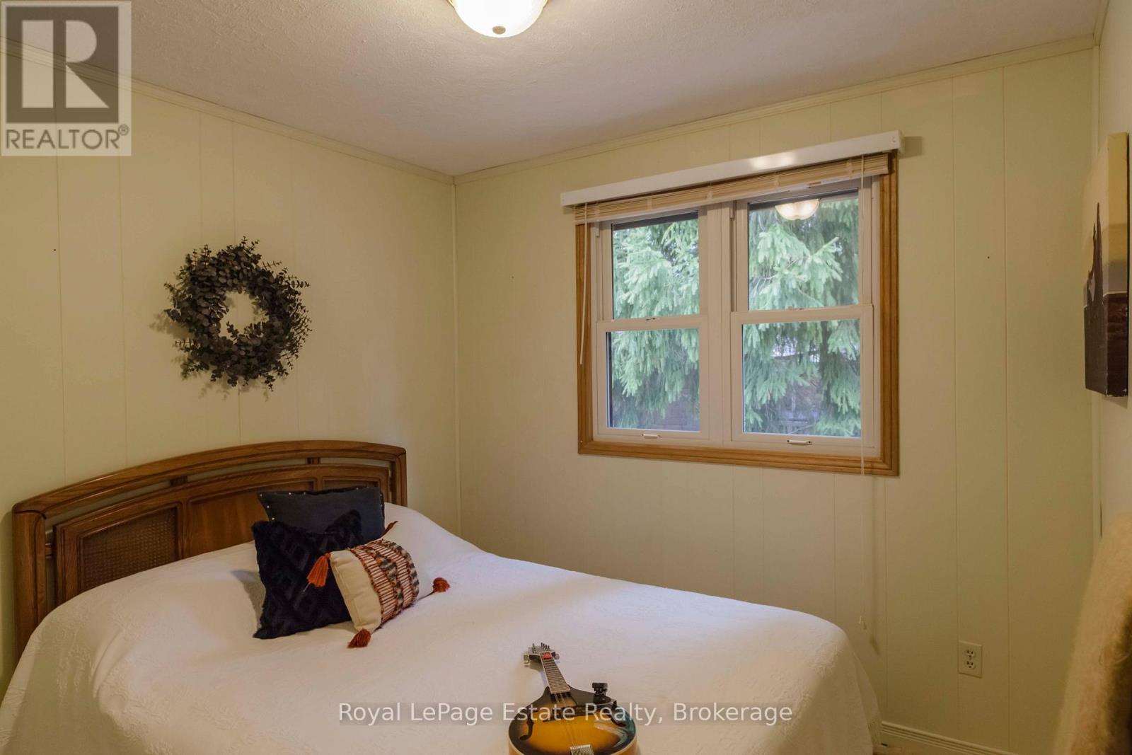 












325 SECOND AVENUE N

,
South Bruce Peninsula,




Ontario
N0H2G0

