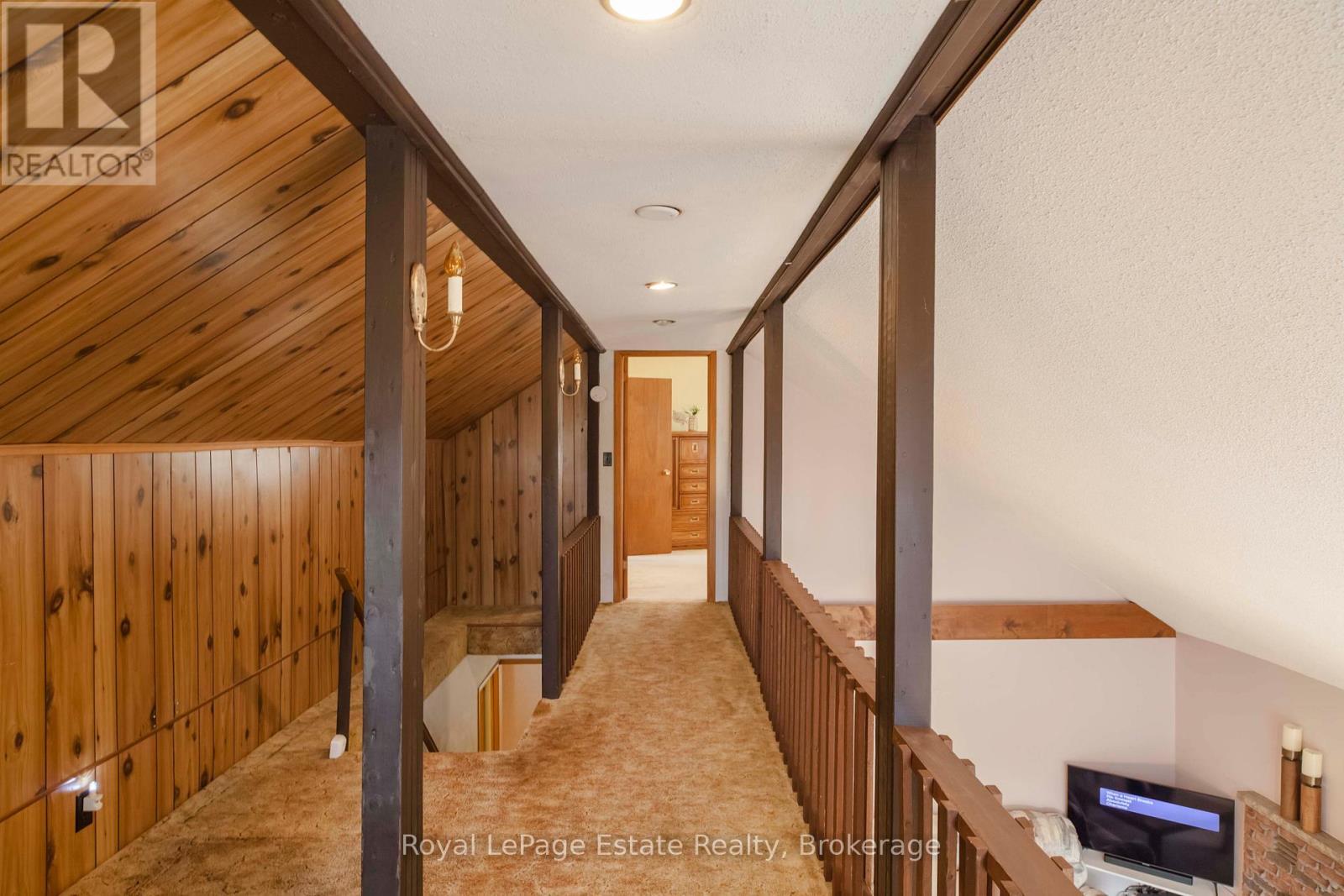 












325 SECOND AVENUE N

,
South Bruce Peninsula,




Ontario
N0H2G0

