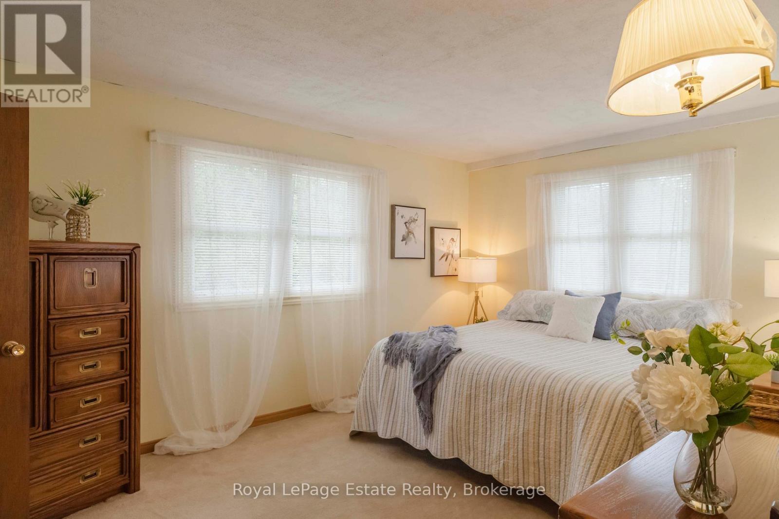 












325 SECOND AVENUE N

,
South Bruce Peninsula,




Ontario
N0H2G0

