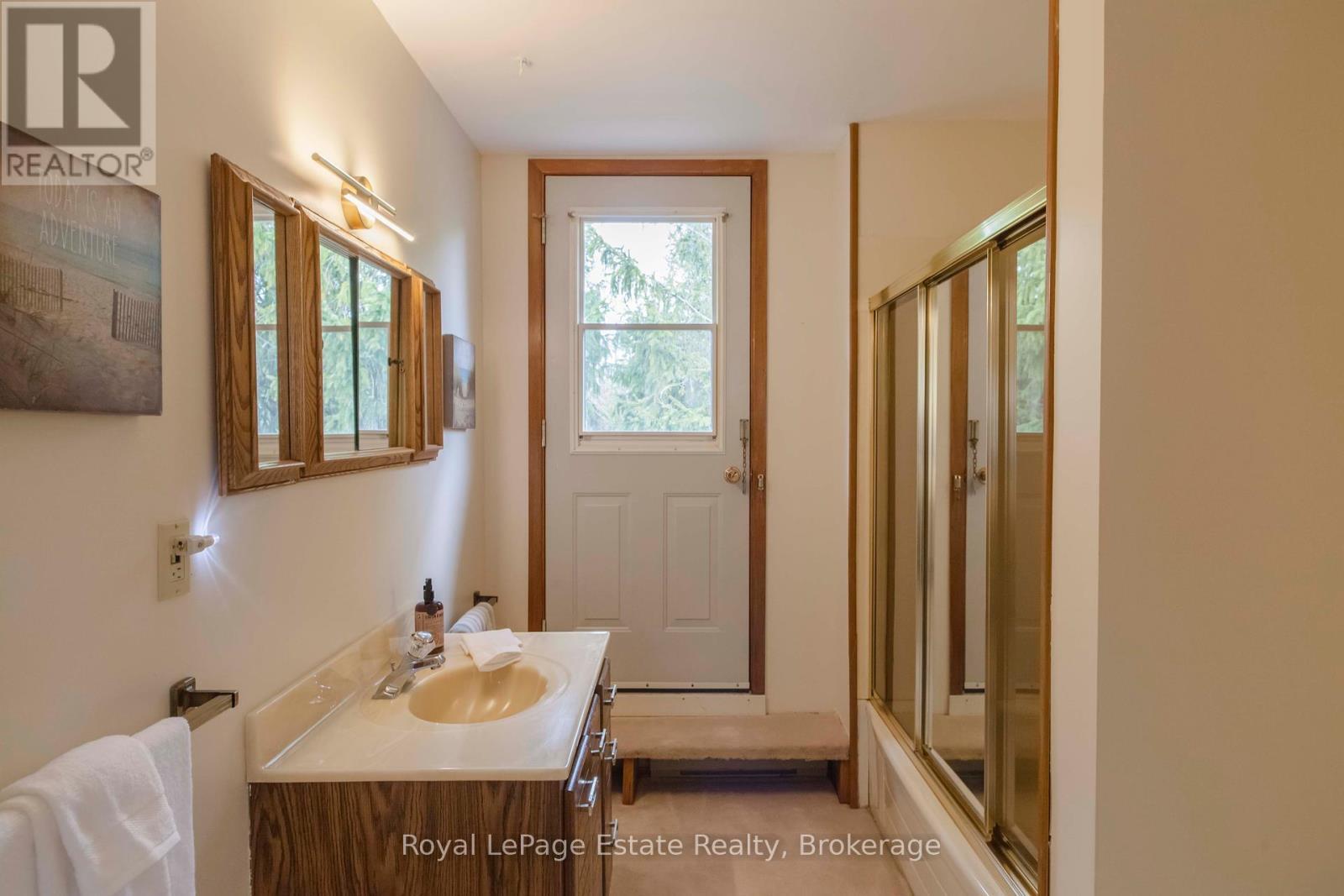 












325 SECOND AVENUE N

,
South Bruce Peninsula,




Ontario
N0H2G0

