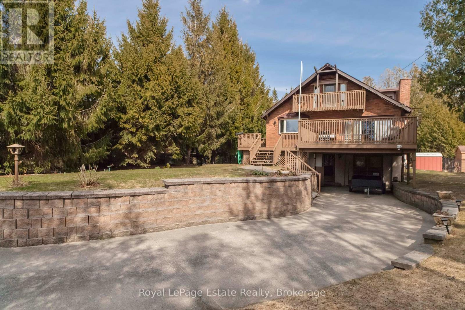 












325 SECOND AVENUE N

,
South Bruce Peninsula,




Ontario
N0H2G0

