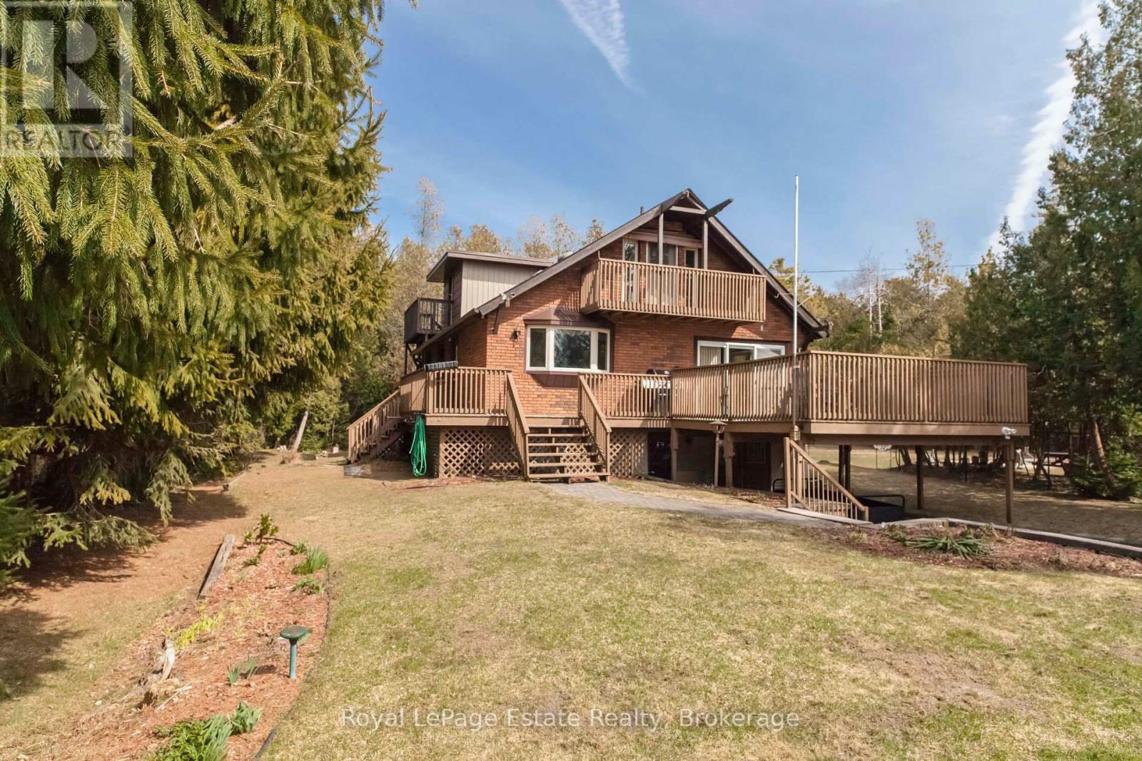 












325 SECOND AVENUE N

,
South Bruce Peninsula,




Ontario
N0H2G0

