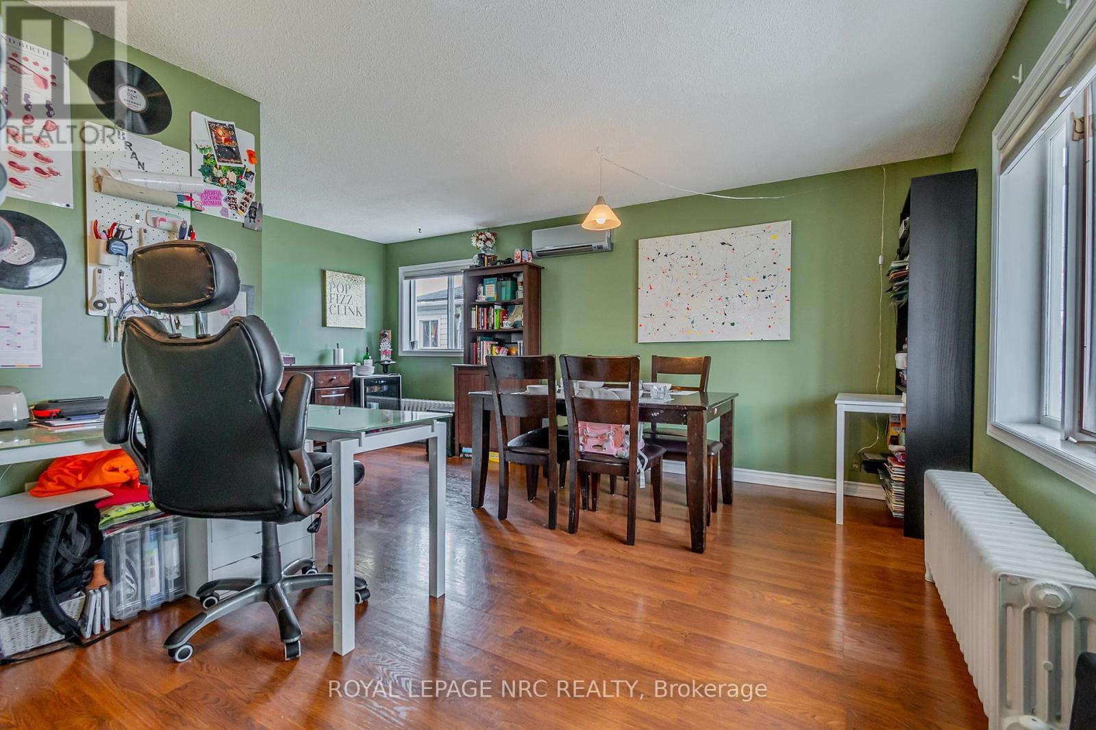 












28 HELEN STREET

,
Port Colborne (Main Street),




Ontario
L3K3N9

