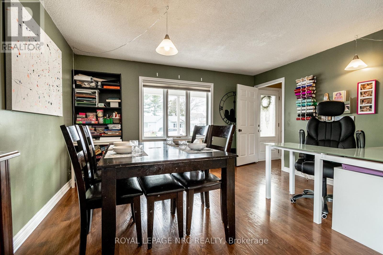 












28 HELEN STREET

,
Port Colborne (Main Street),




Ontario
L3K3N9

