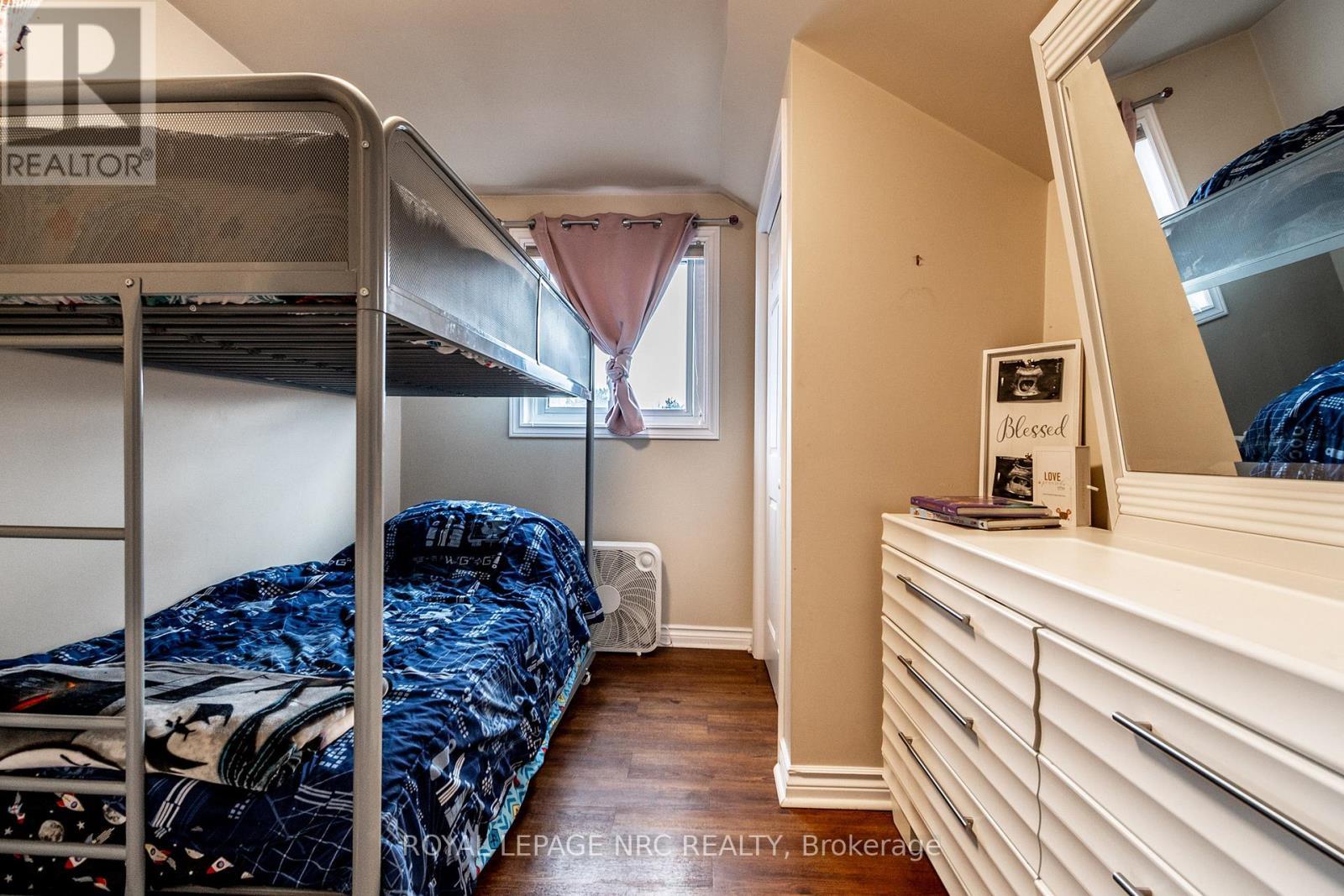 












28 HELEN STREET

,
Port Colborne (Main Street),




Ontario
L3K3N9

