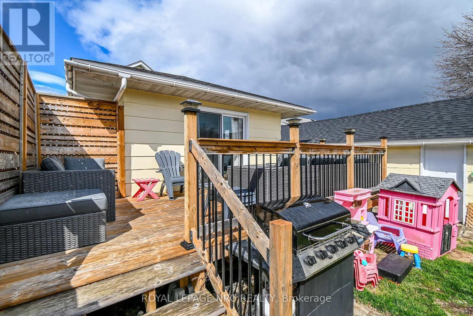 












28 HELEN STREET

,
Port Colborne (Main Street),




Ontario
L3K3N9

