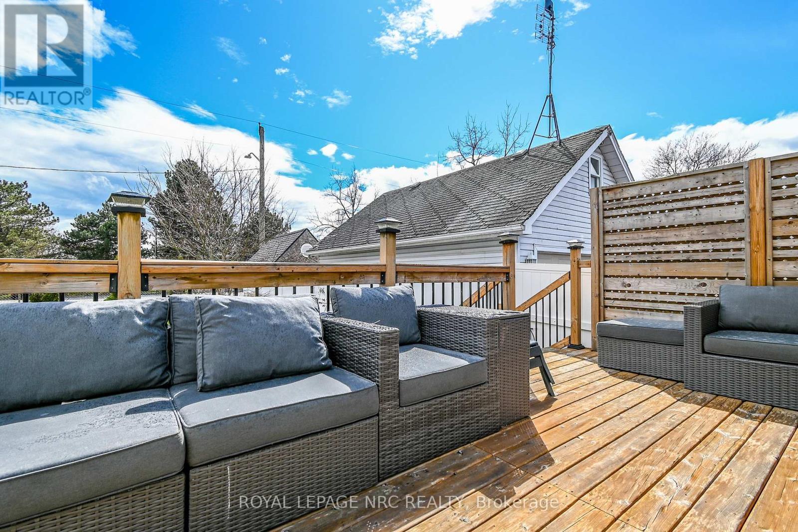












28 HELEN STREET

,
Port Colborne (Main Street),




Ontario
L3K3N9


