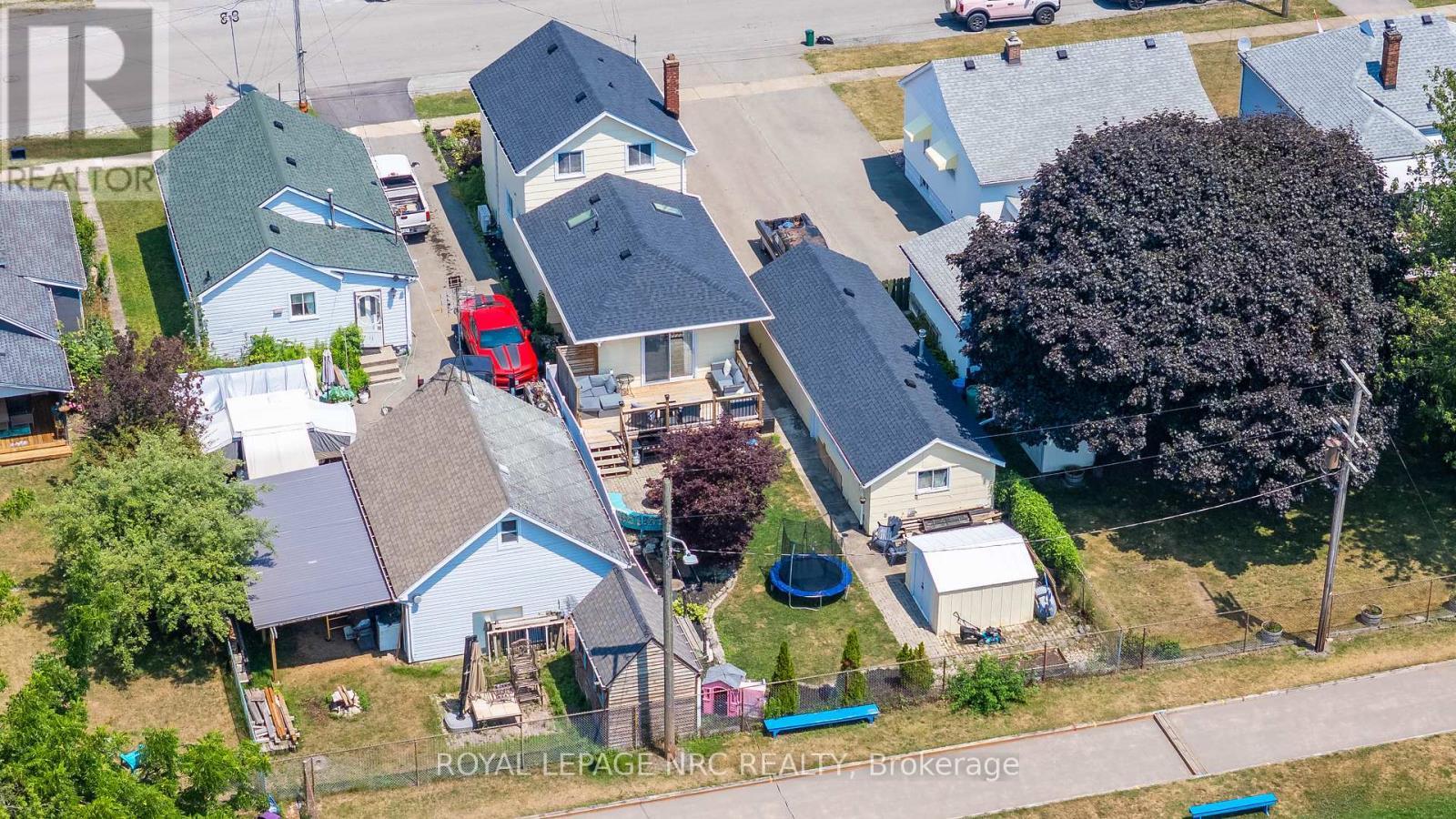 












28 HELEN STREET

,
Port Colborne (Main Street),




Ontario
L3K3N9

