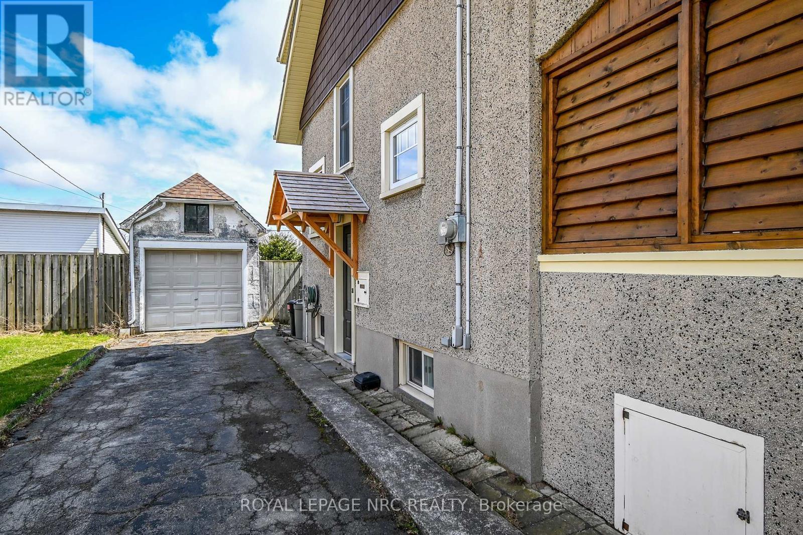 












163 ERIE STREET

,
Port Colborne (Main Street),




Ontario
L3K4M5


