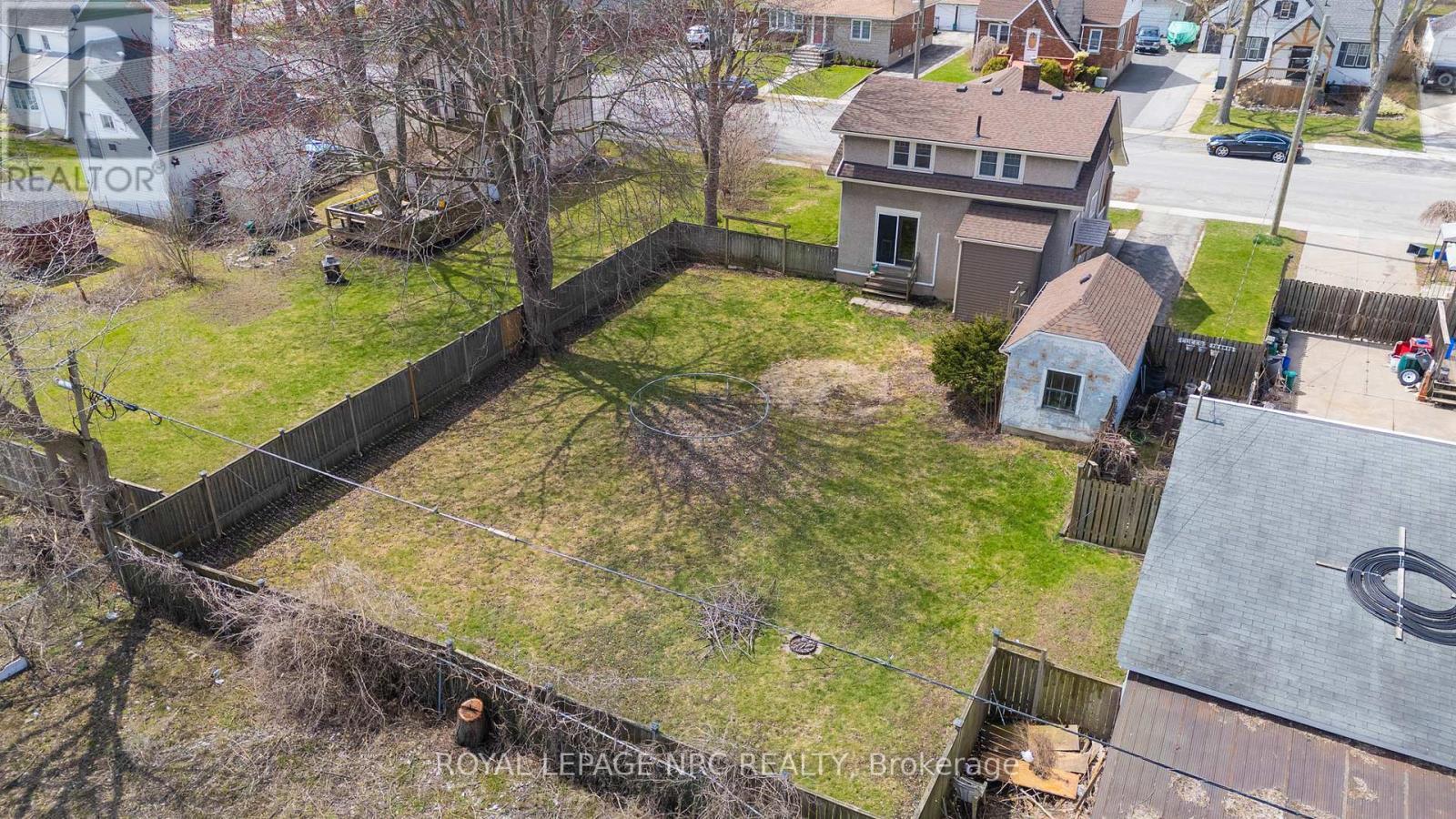 












163 ERIE STREET

,
Port Colborne (Main Street),




Ontario
L3K4M5


