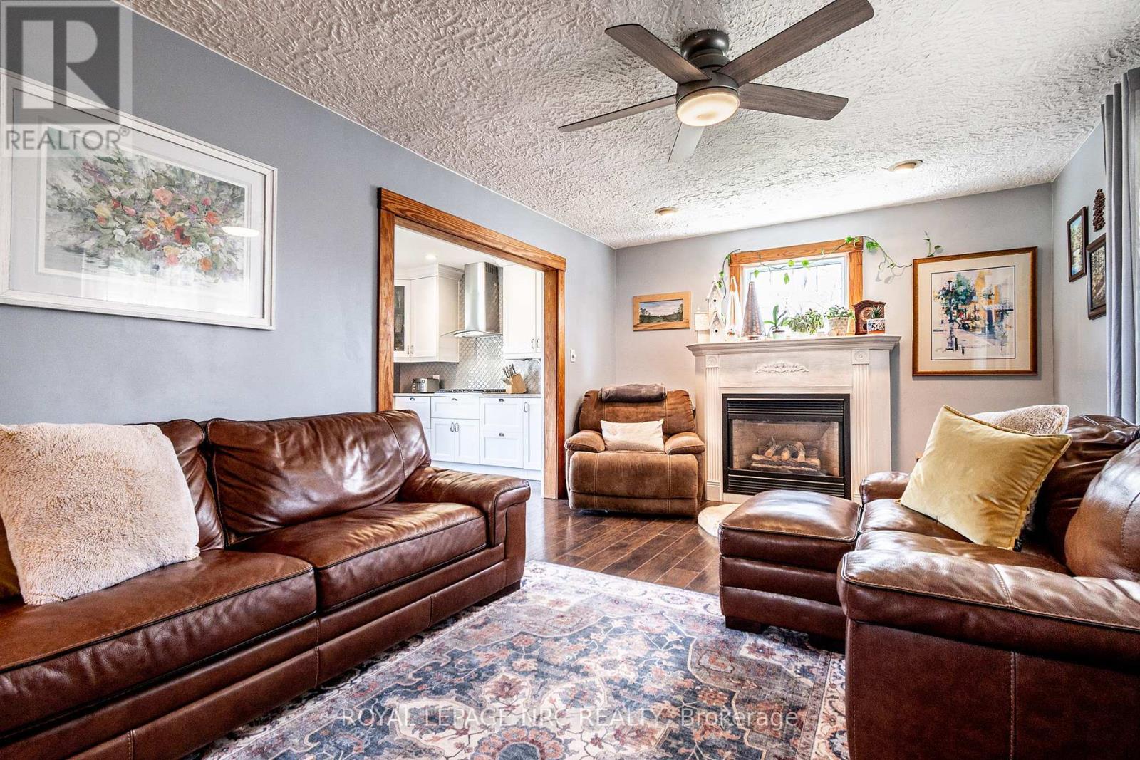 












163 ERIE STREET

,
Port Colborne (Main Street),




Ontario
L3K4M5

