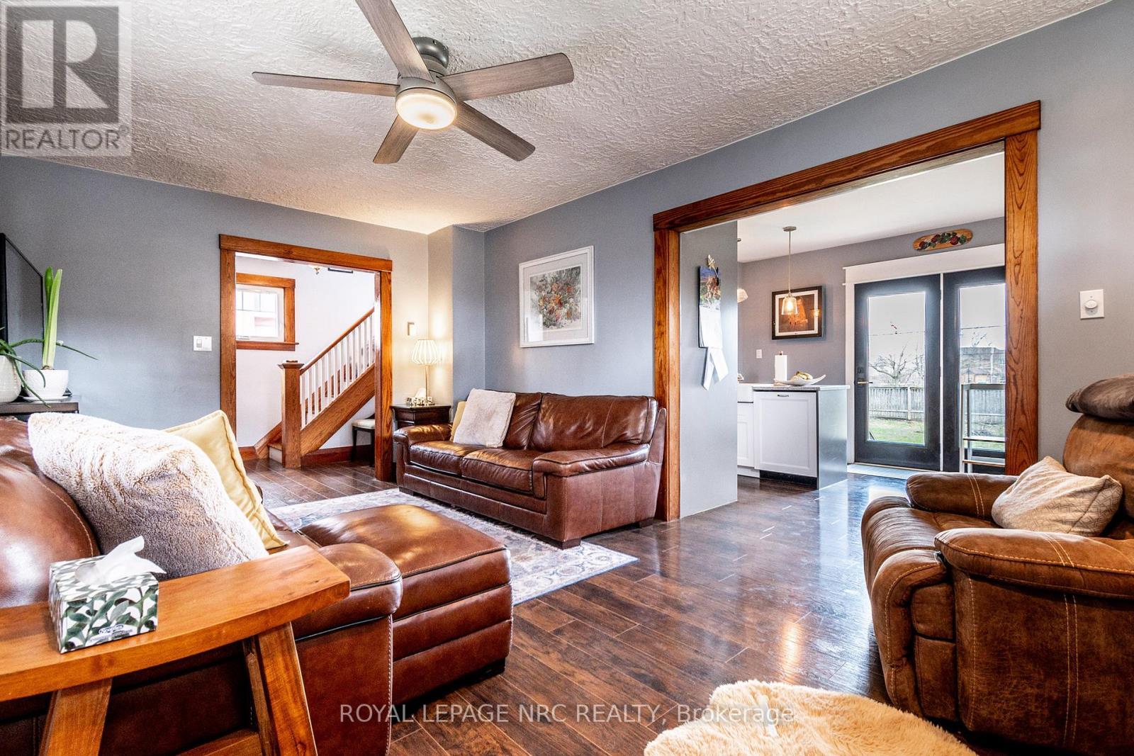 












163 ERIE STREET

,
Port Colborne (Main Street),




Ontario
L3K4M5

