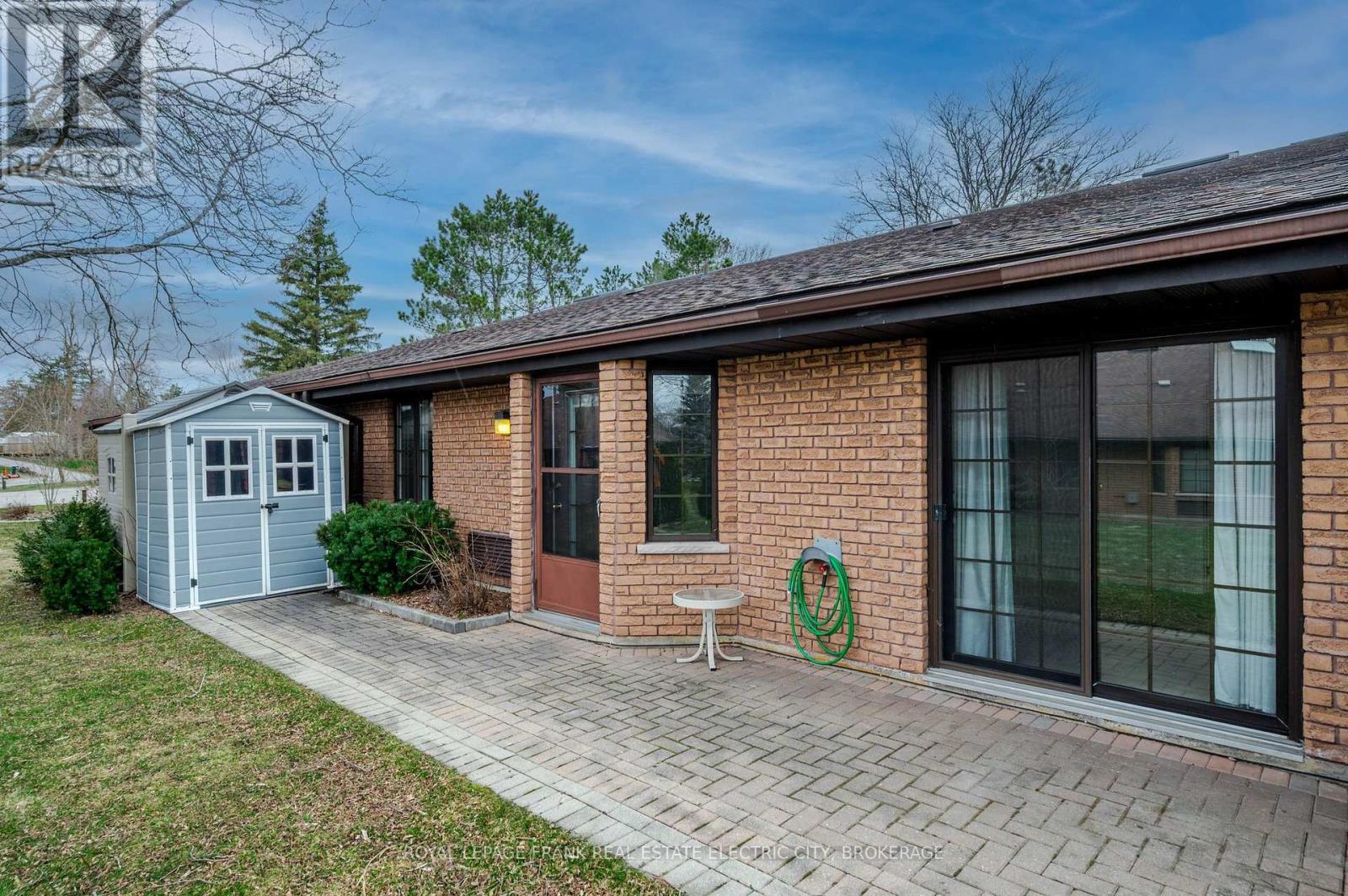 












7 - 11 PADDOCK WOOD

,
Peterborough East (North),




Ontario
K9H7H2


