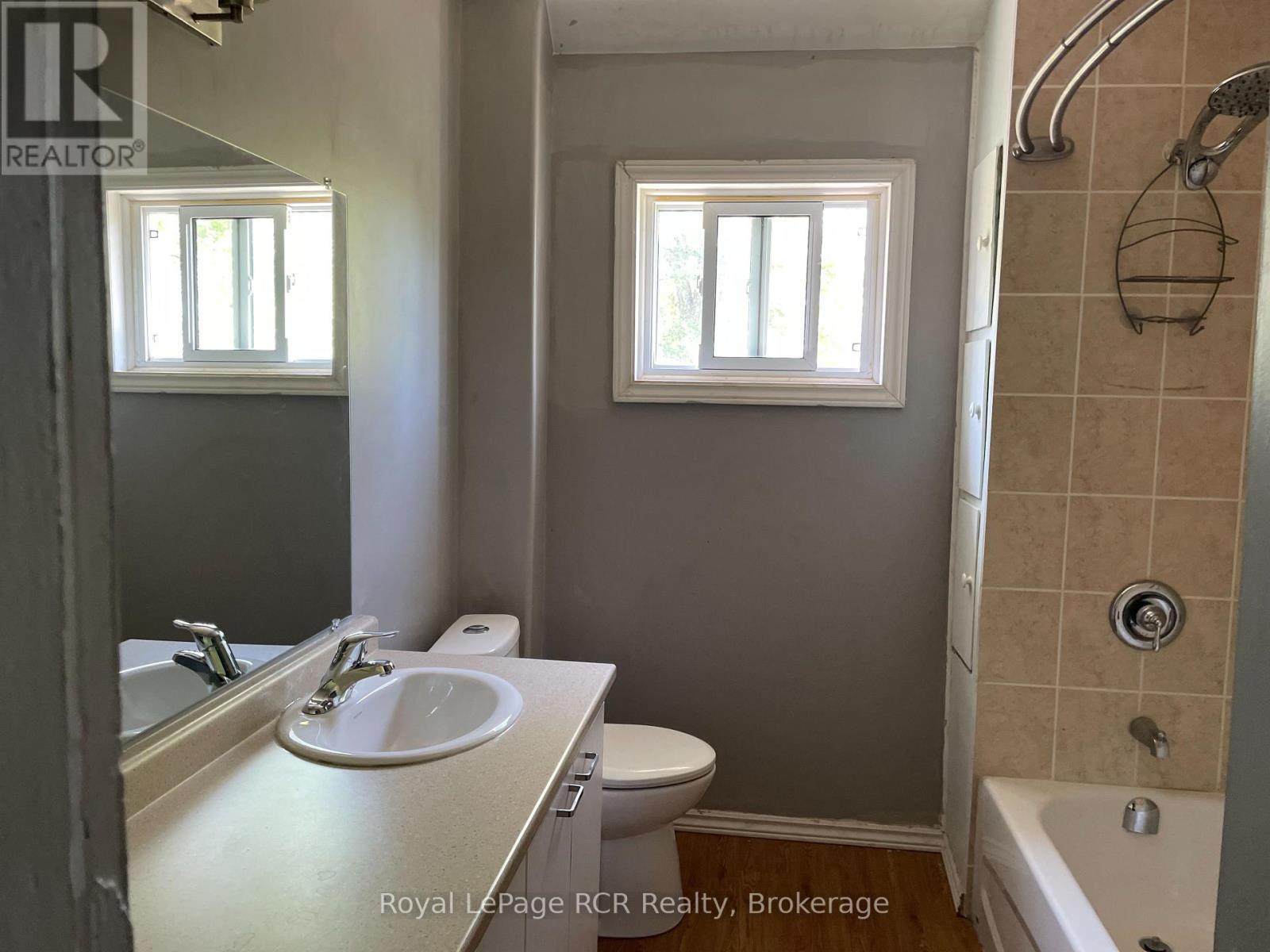 












46 ROBERTSON STREET

,
Minto,




Ontario
N0G1Z0

