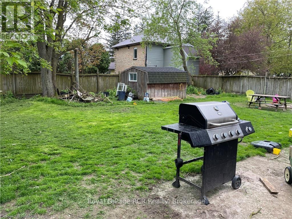 












46 ROBERTSON STREET

,
Minto,




Ontario
N0G1Z0

