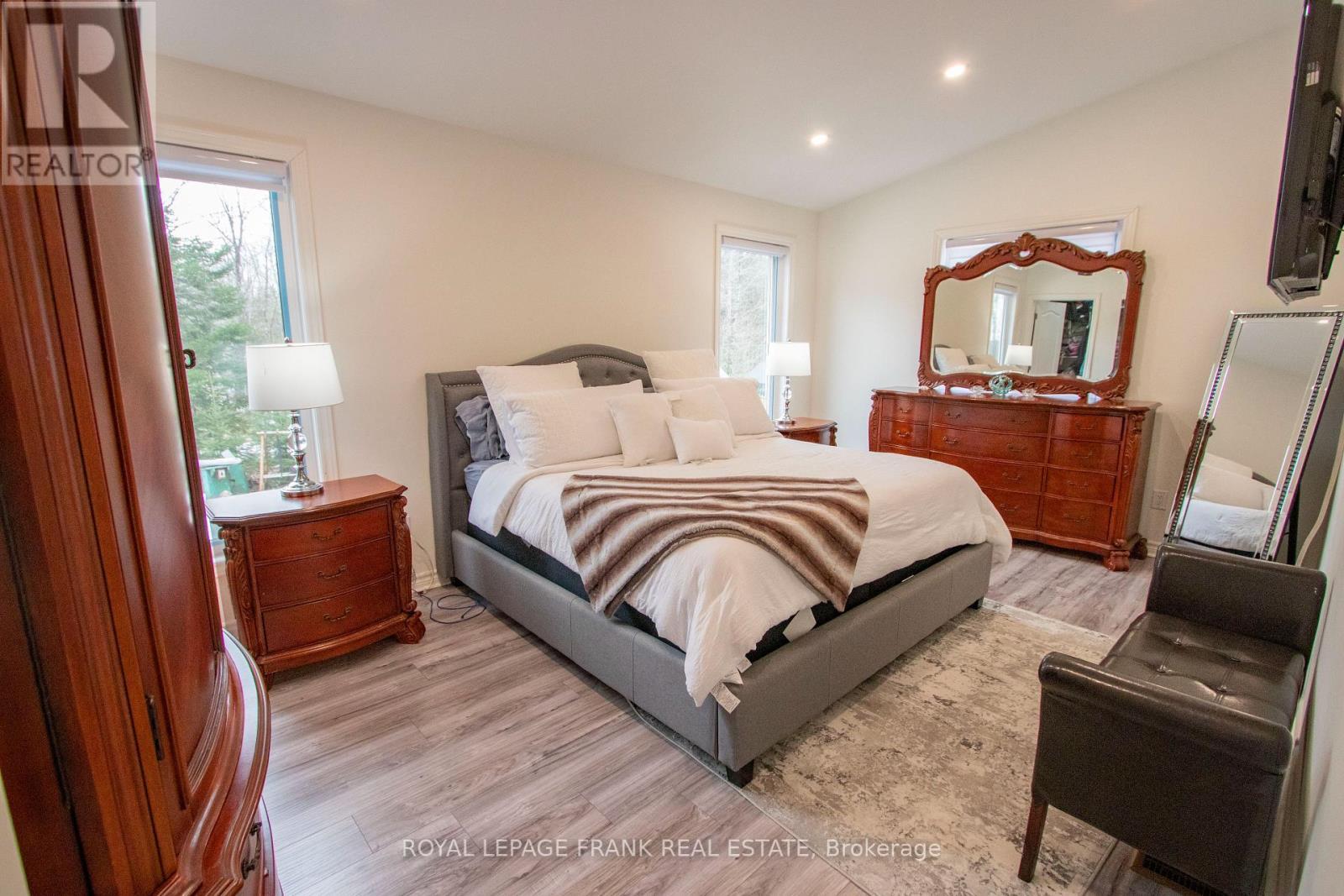 












1097 CHEDDAR ROAD

,
Highlands East (Cardiff Ward),




Ontario
K0L1M0

