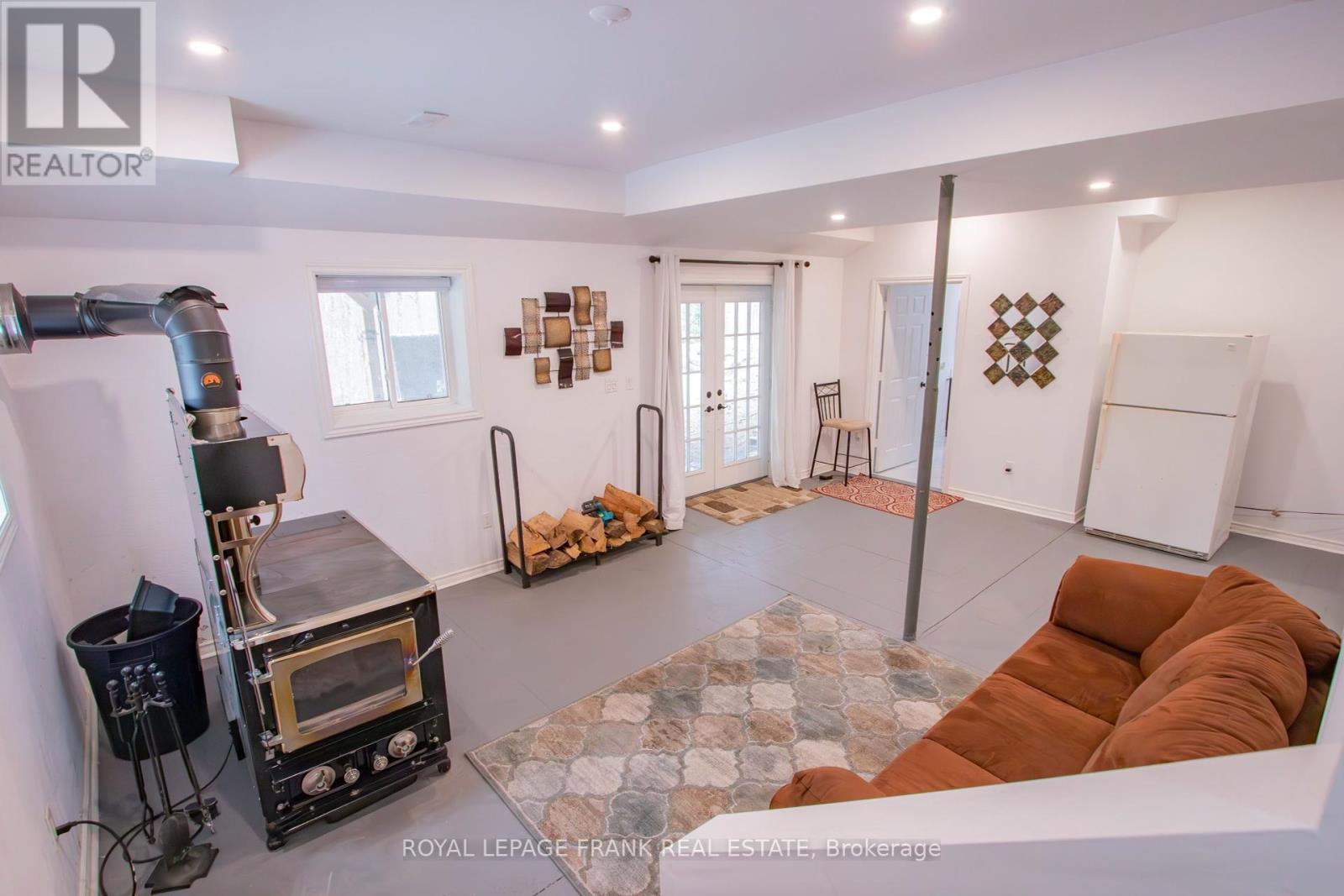 












1097 CHEDDAR ROAD

,
Highlands East (Cardiff Ward),




Ontario
K0L1M0

