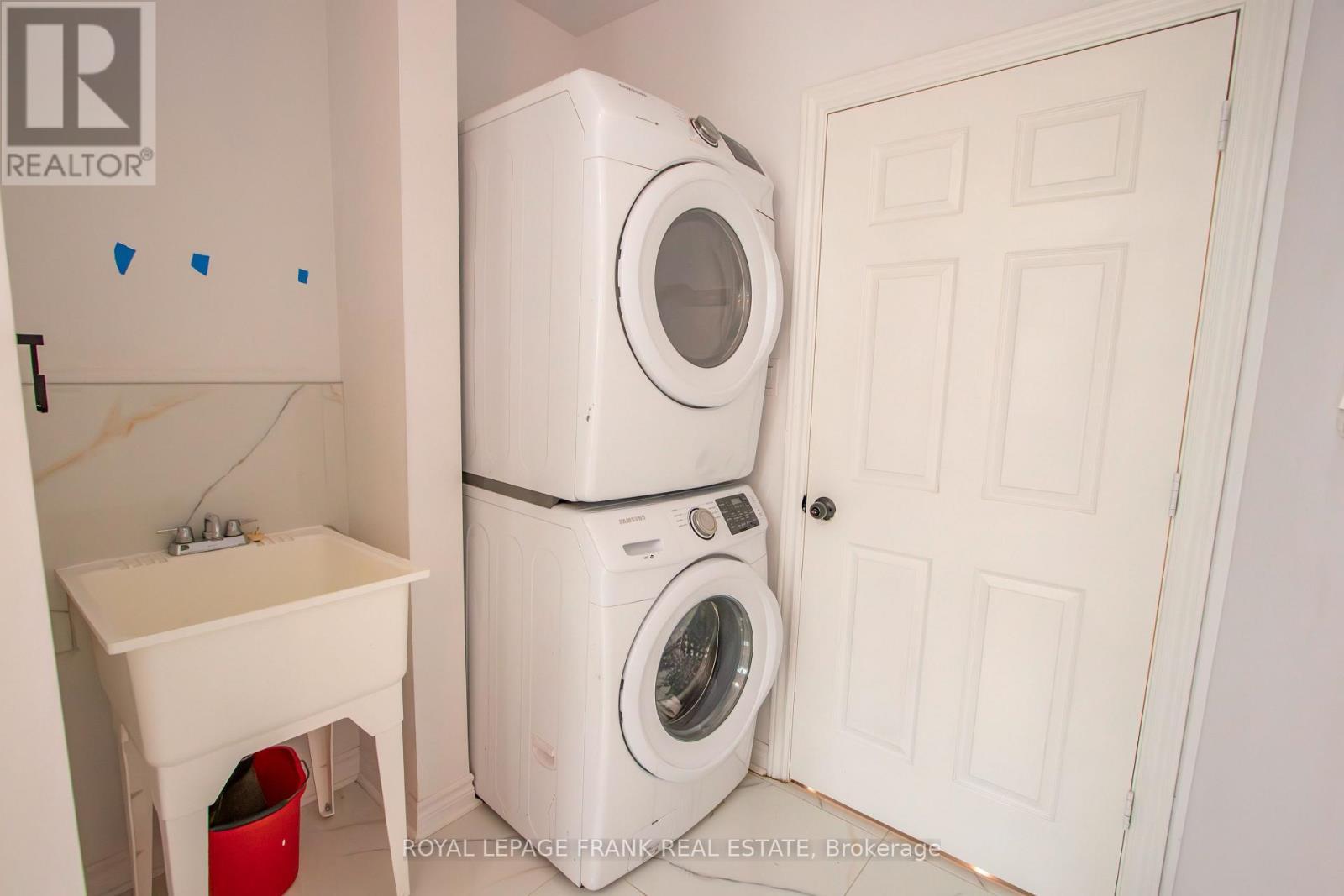 












1097 CHEDDAR ROAD

,
Highlands East (Cardiff Ward),




Ontario
K0L1M0


