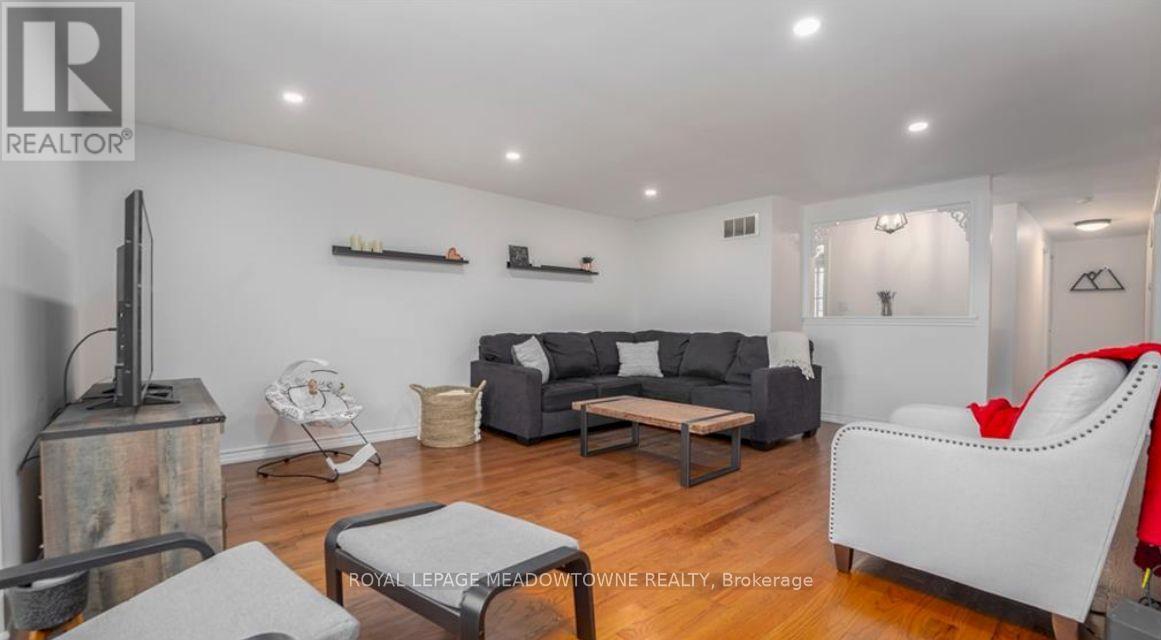 












47 RUFFIAN ROAD

,
Brantford,




Ontario
N3P1R5

