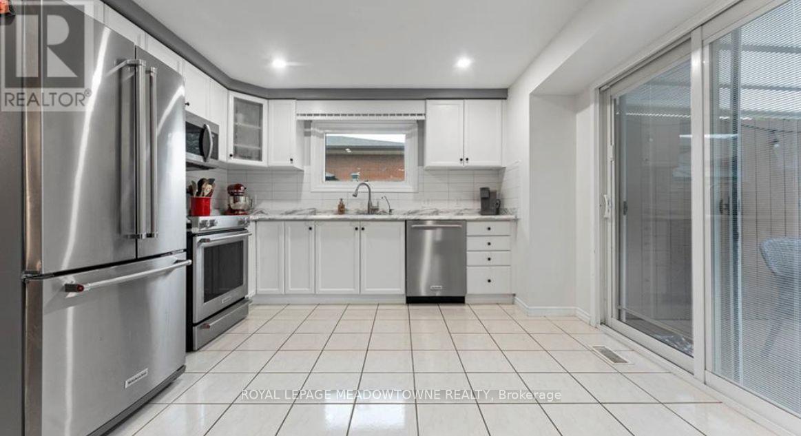 












47 RUFFIAN ROAD

,
Brantford,




Ontario
N3P1R5

