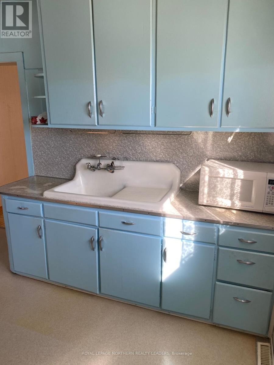 












361 AMBRIDGE DRIVE

,
Iroquois Falls,




Ontario
P0K1G0

