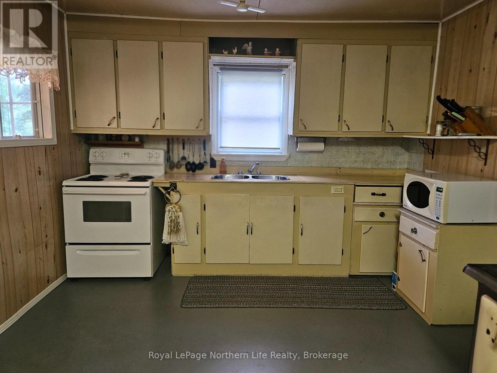 












3554 HIGHWAY 630

,
Calvin,




Ontario
P0H1V0

