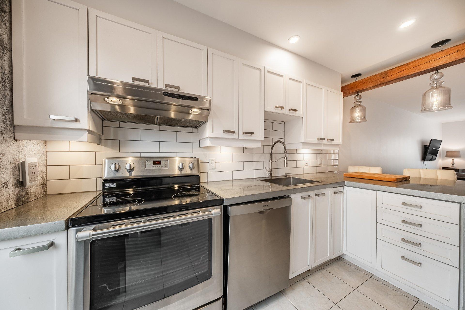 









29


Rue de Poitiers

,
Candiac,




QC
J5R5X6

