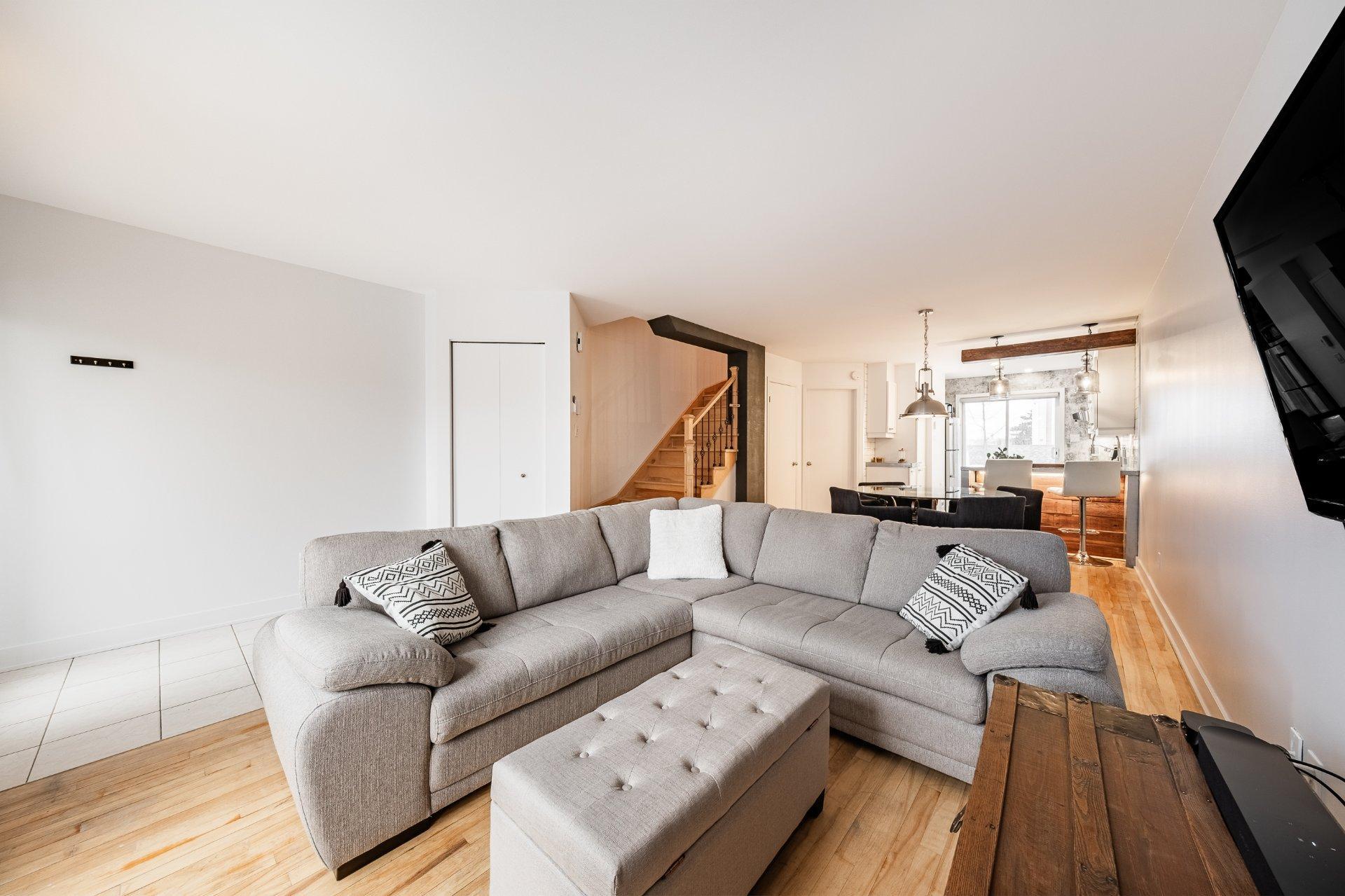 









29


Rue de Poitiers

,
Candiac,




QC
J5R5X6

