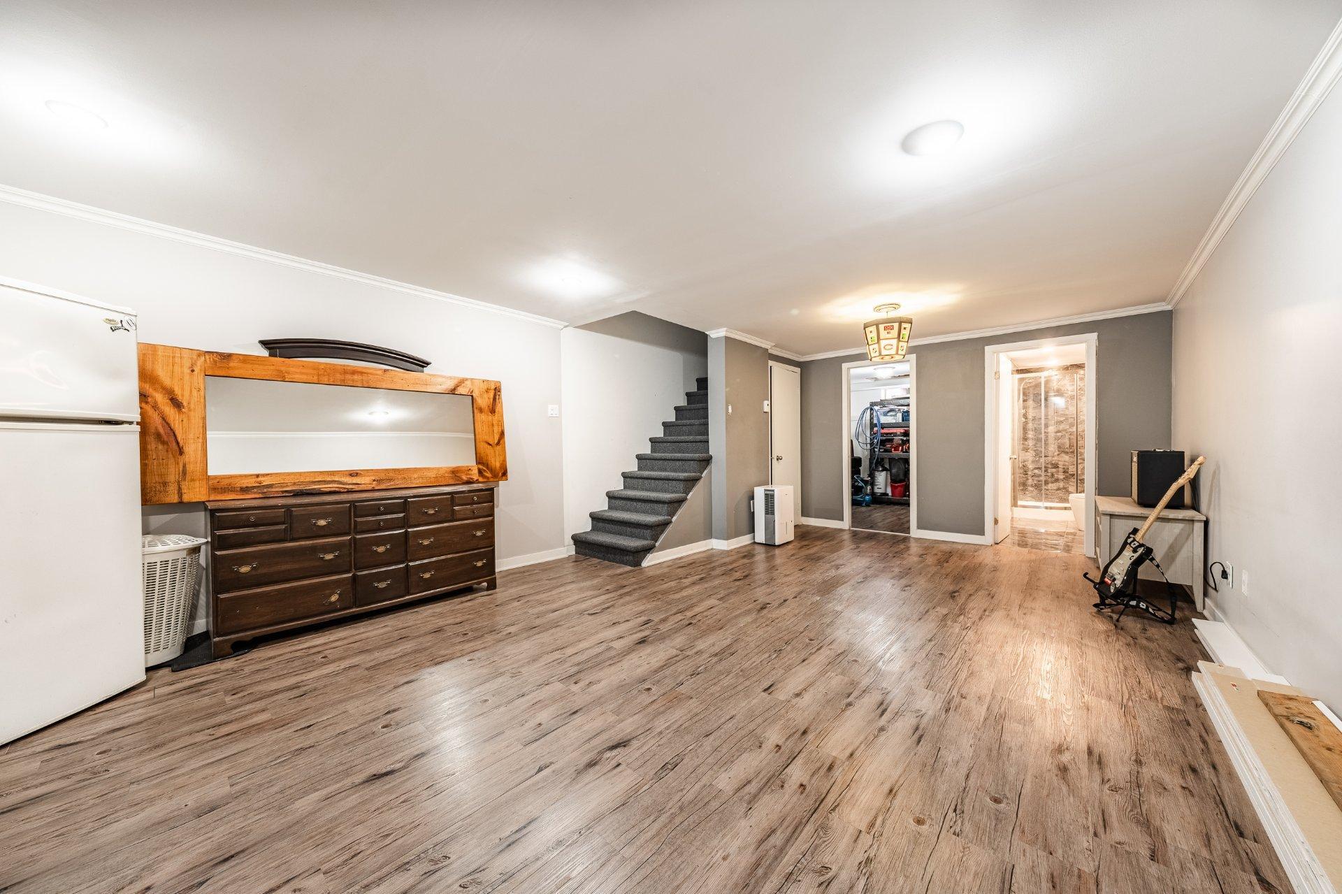 









29


Rue de Poitiers

,
Candiac,




QC
J5R5X6

