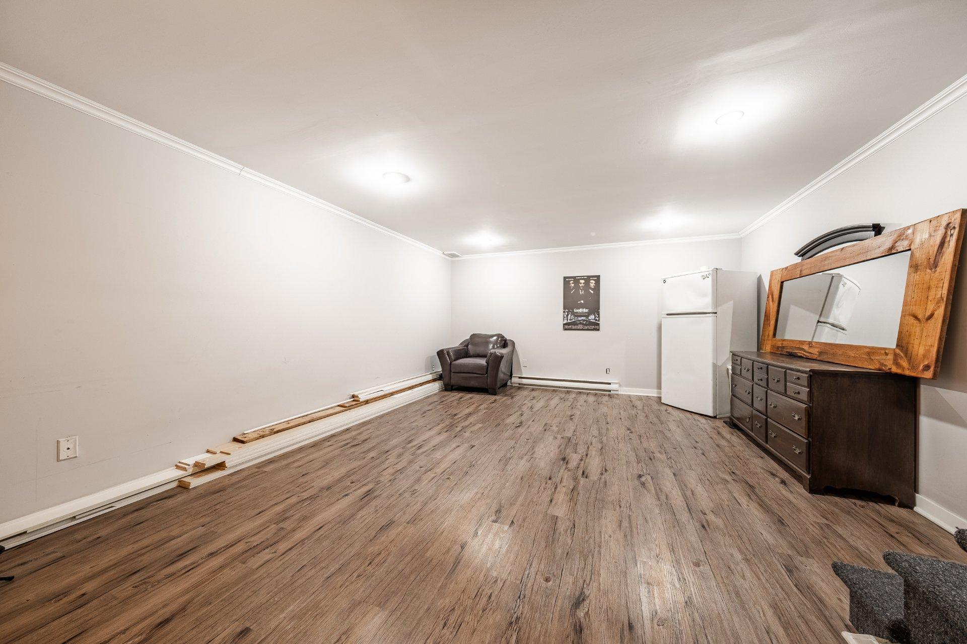 









29


Rue de Poitiers

,
Candiac,




QC
J5R5X6

