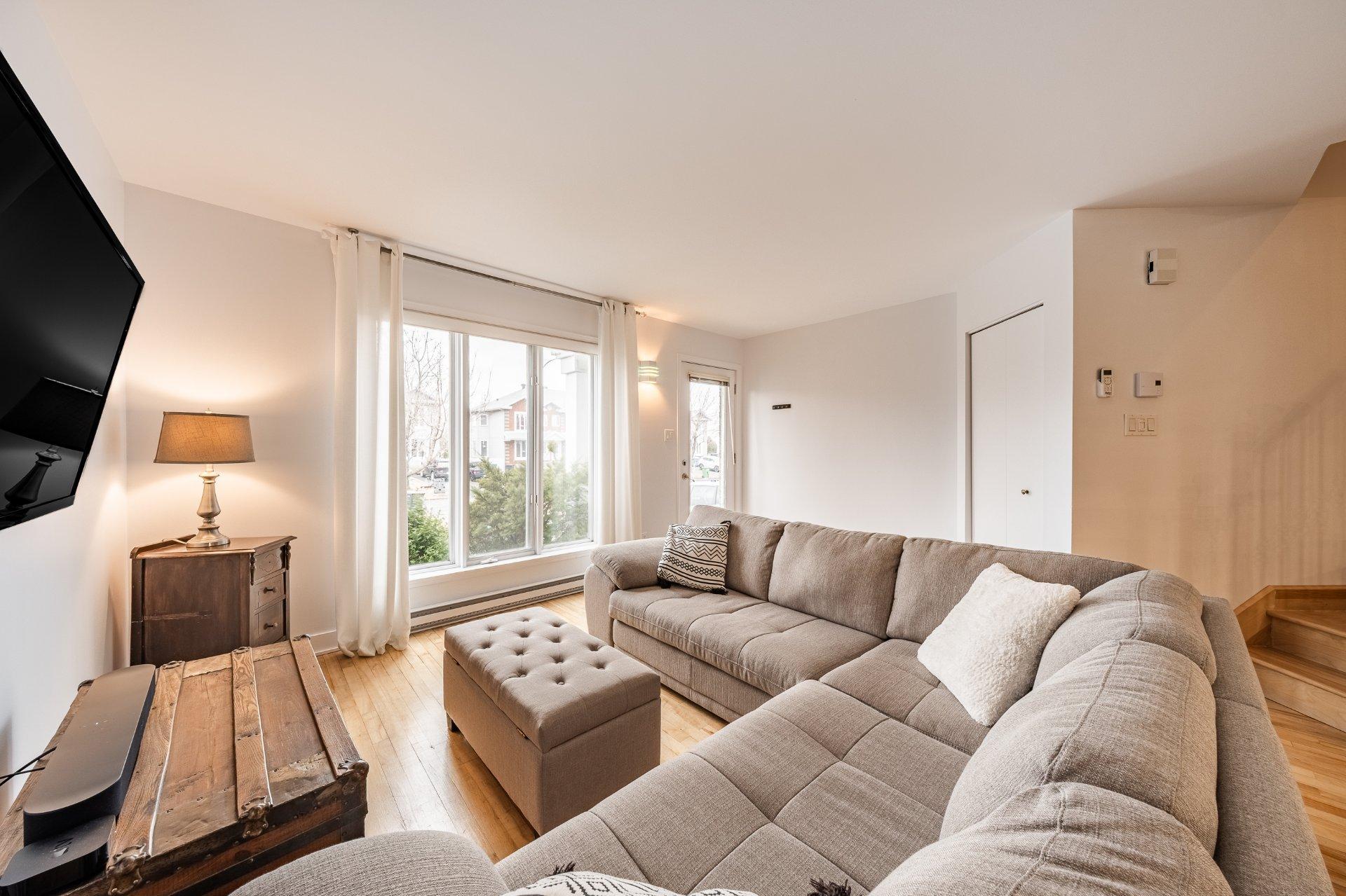 









29


Rue de Poitiers

,
Candiac,




QC
J5R5X6

