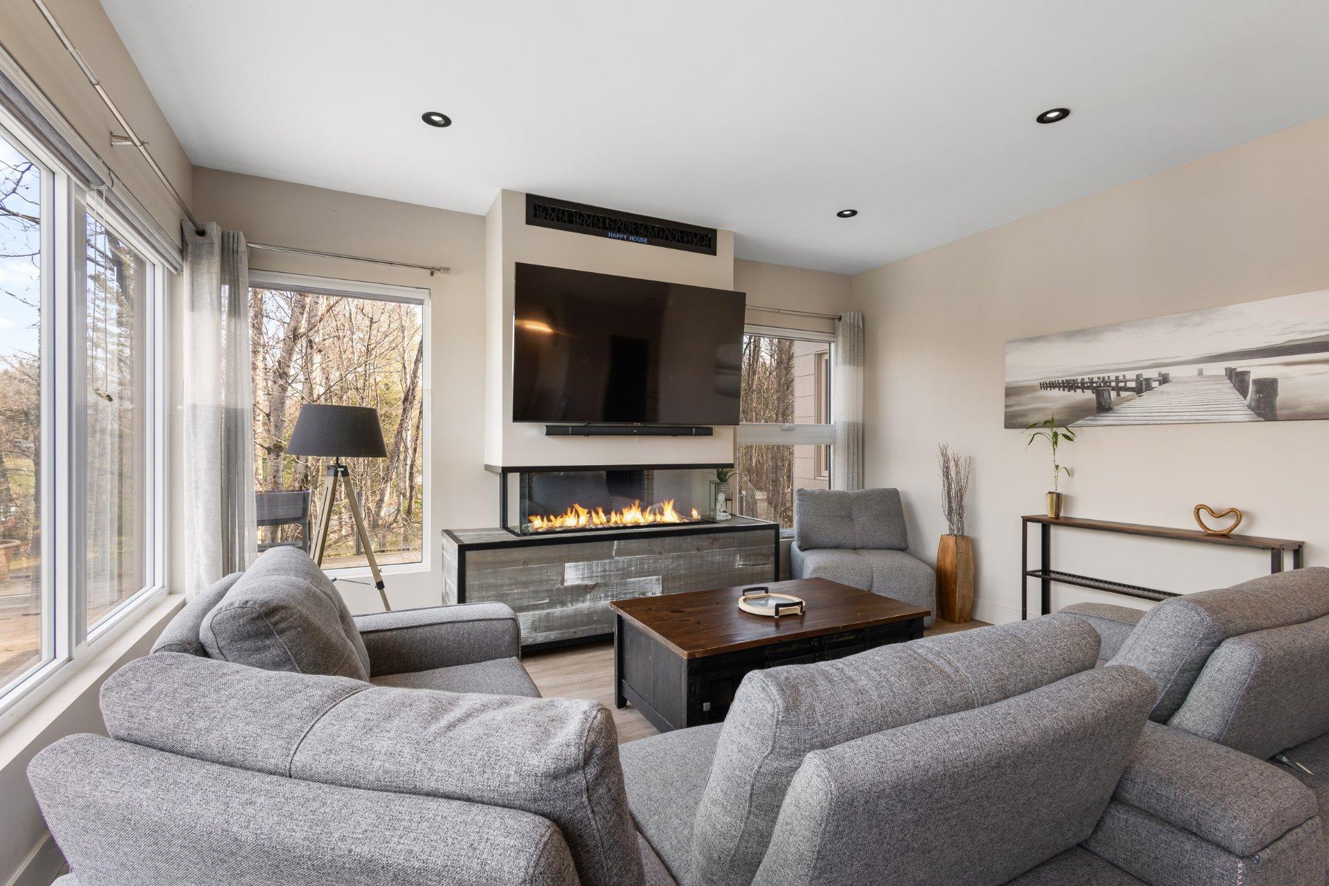 









752


Ch. Viens

,
Magog,




QC
J1X5N2

