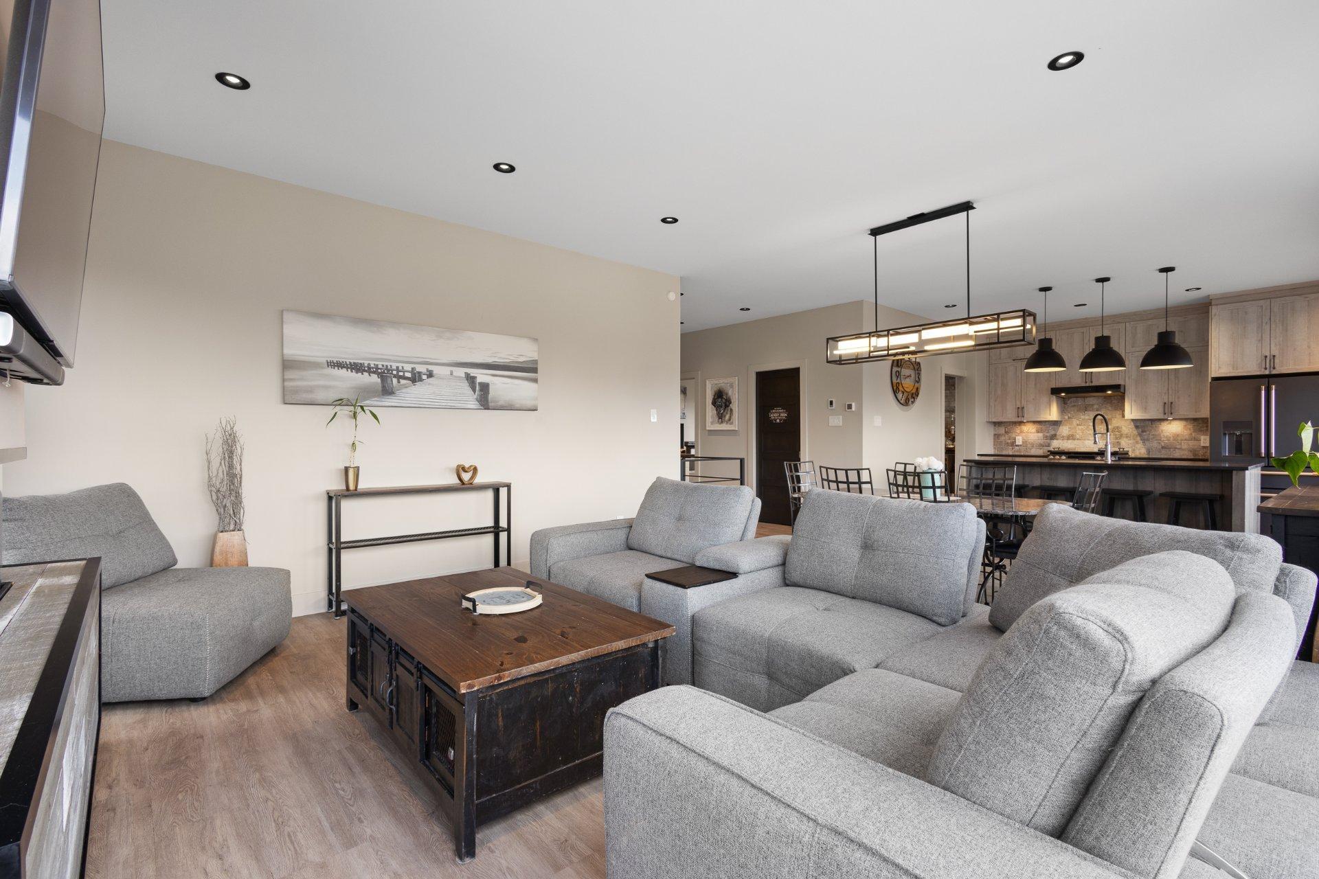 









752


Ch. Viens

,
Magog,




QC
J1X5N2

