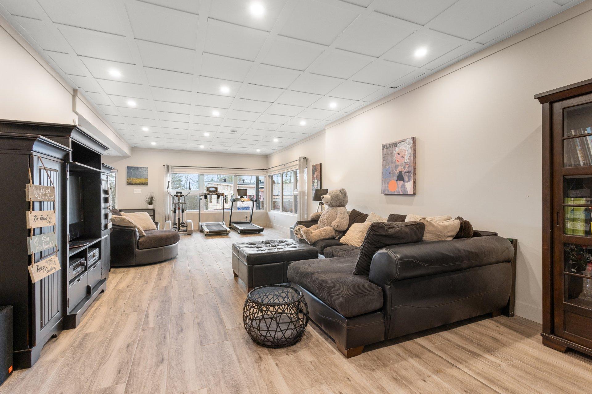 









752


Ch. Viens

,
Magog,




QC
J1X5N2

