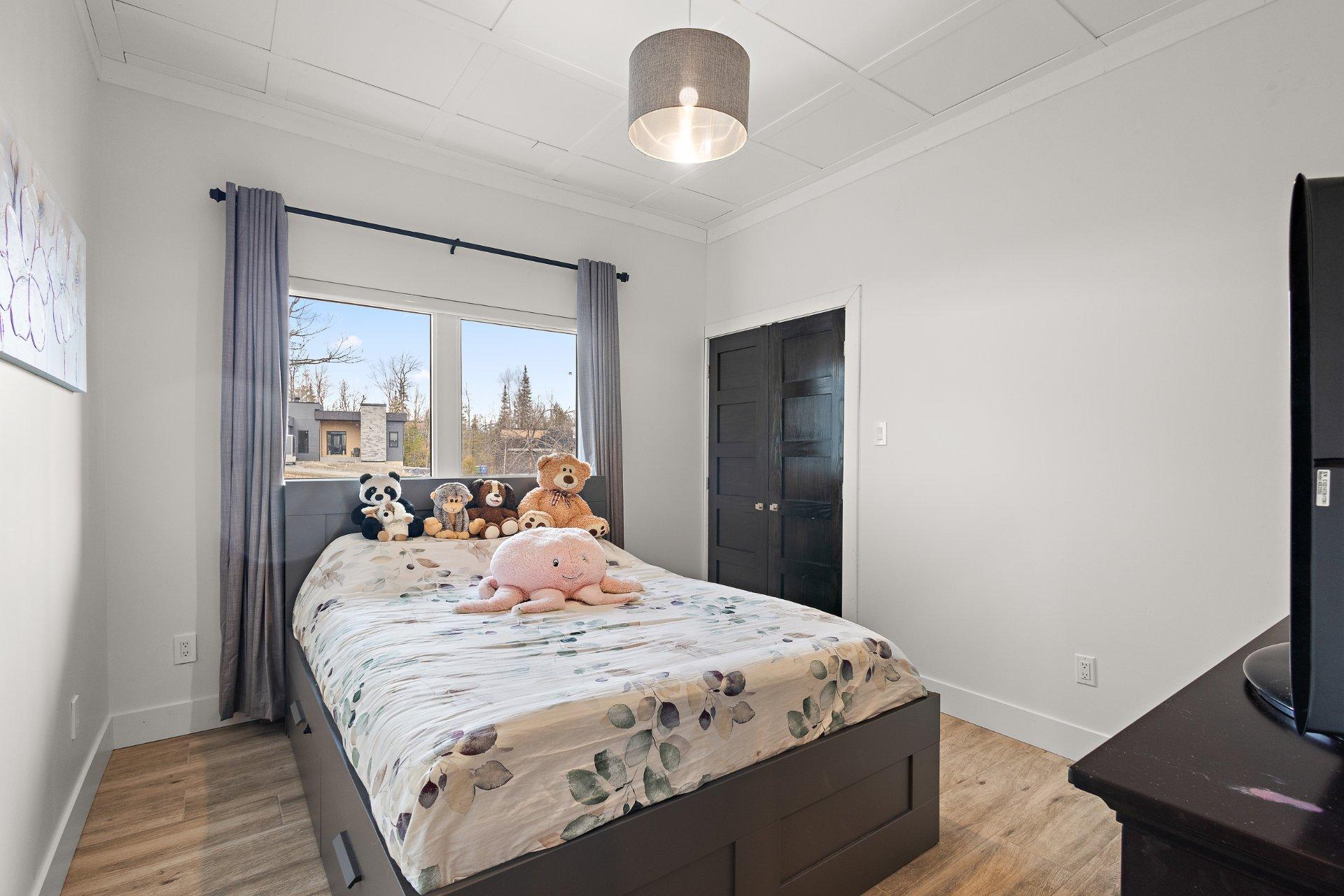









752


Ch. Viens

,
Magog,




QC
J1X5N2

