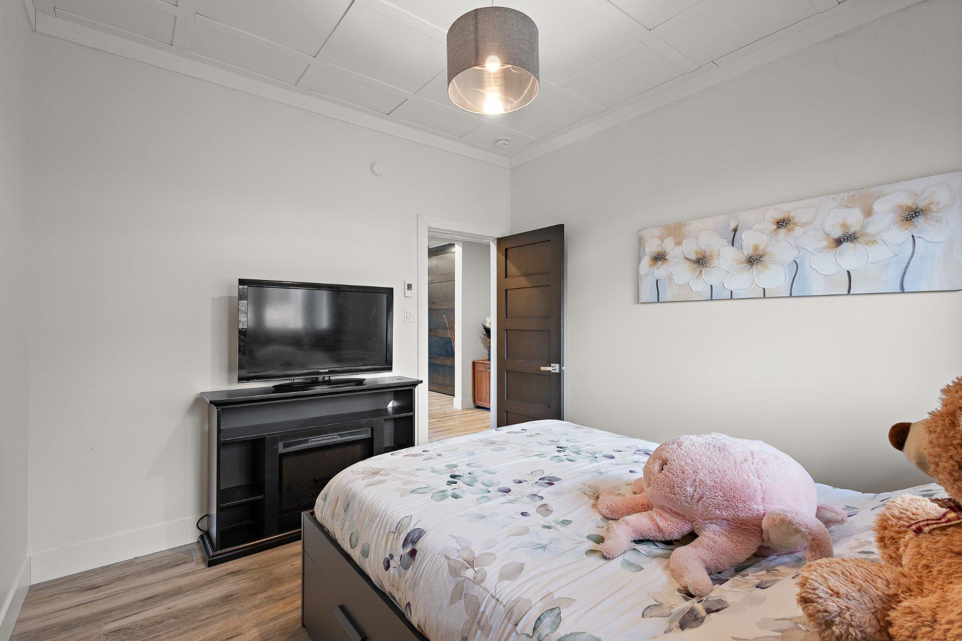 









752


Ch. Viens

,
Magog,




QC
J1X5N2

